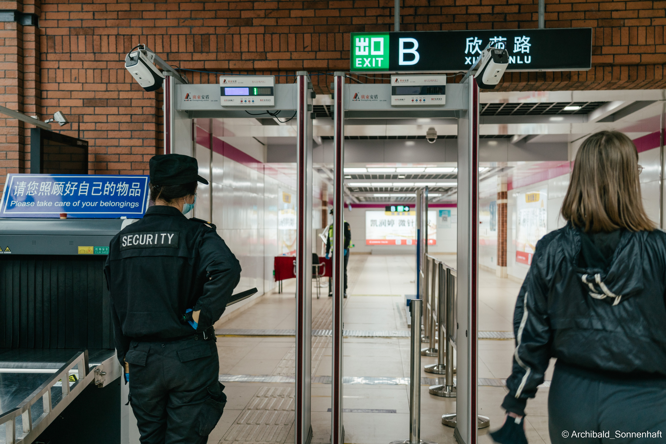 Hiking in Panlai. Photographer in Guangzhou, China. Archibald Sonnenhaft