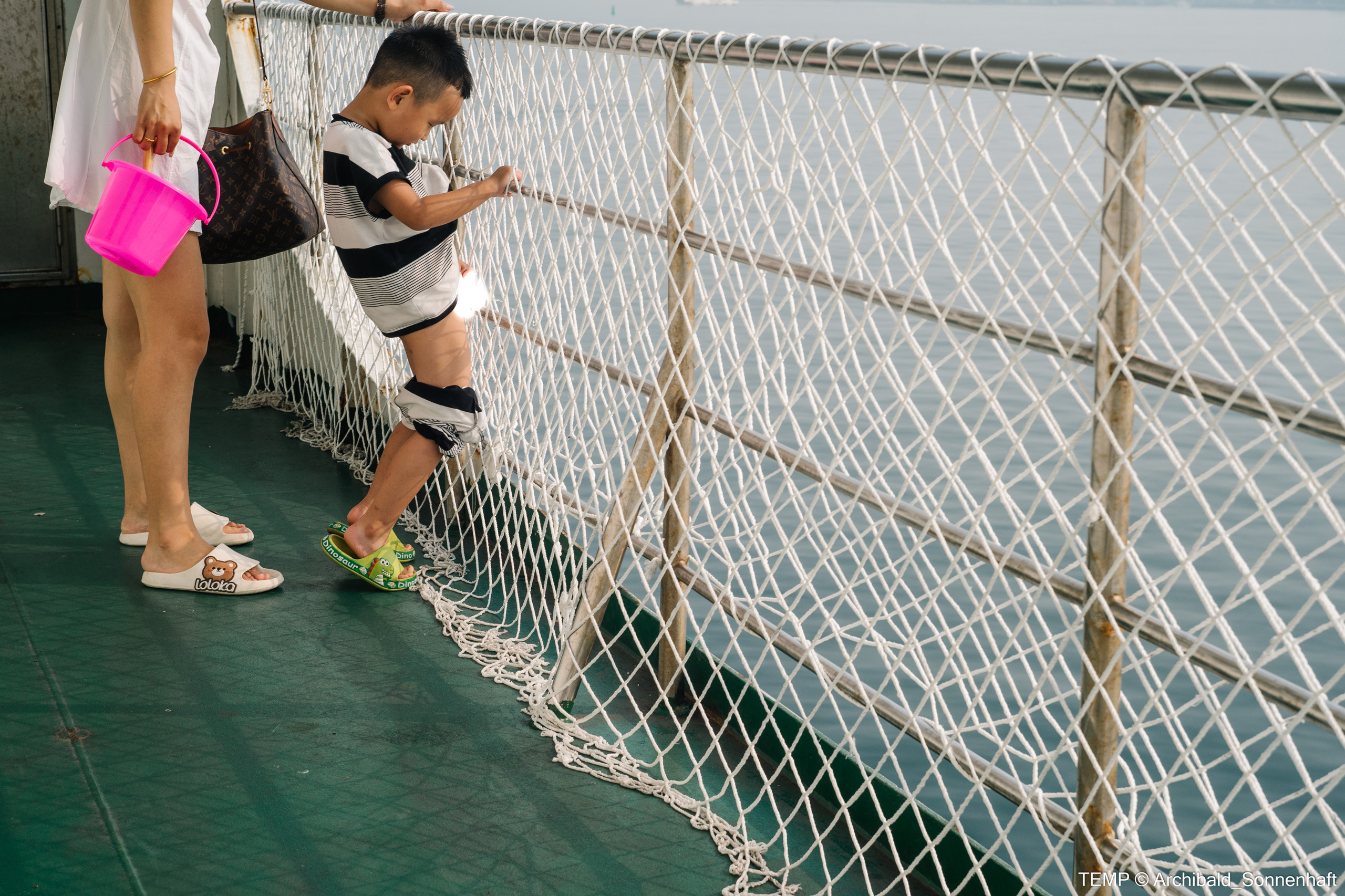 Small tourist island (Yantai district, China). Photographer in Guangzhou, China. Archibald Sonnenhaft