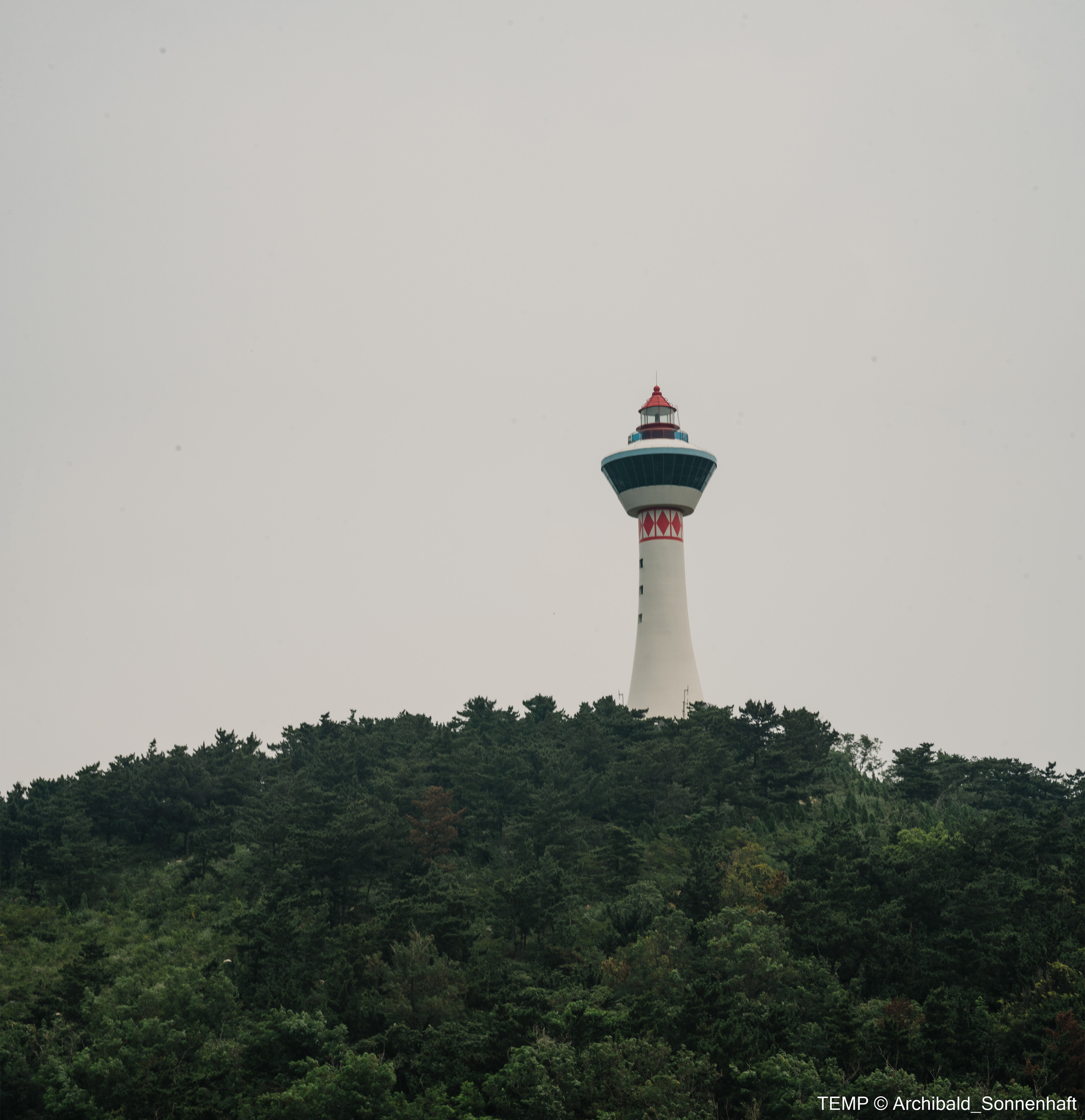 Small tourist island (Yantai district, China). Photographer in Guangzhou, China. Archibald Sonnenhaft