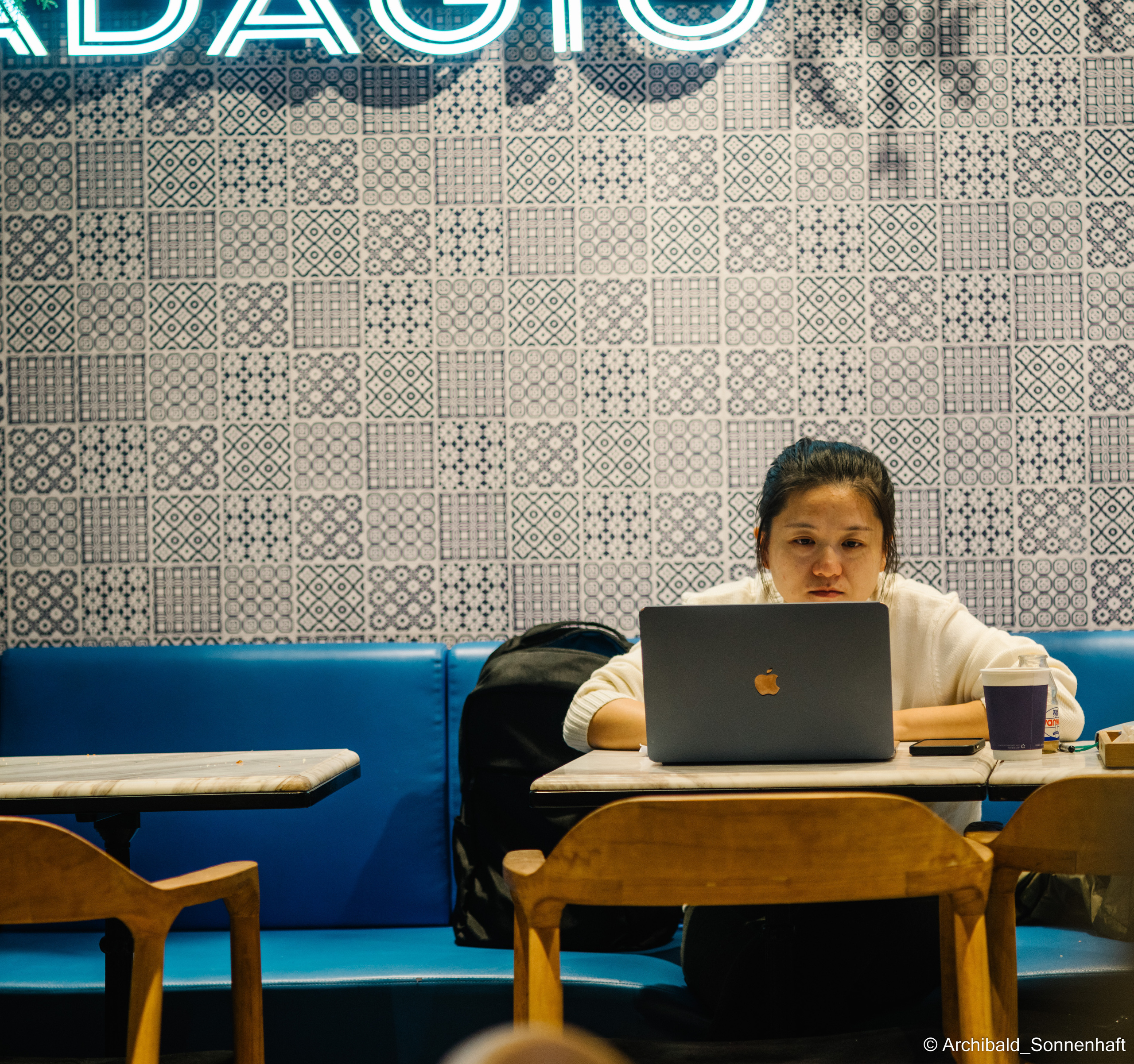 Aocheng. Photographer in Guangzhou, China. Archibald Sonnenhaft