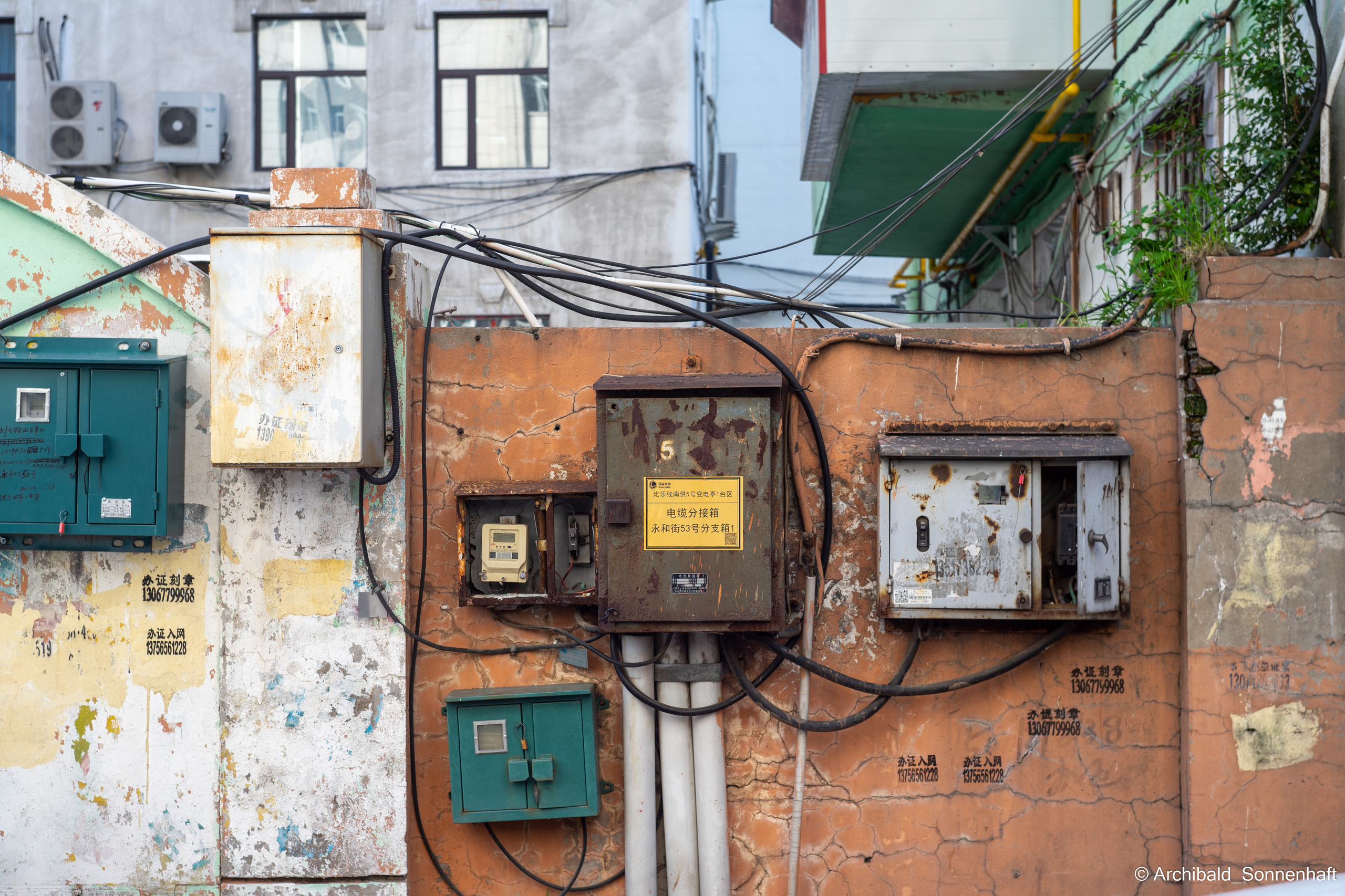 Wires. Photographer in Guangzhou, China. Archibald Sonnenhaft