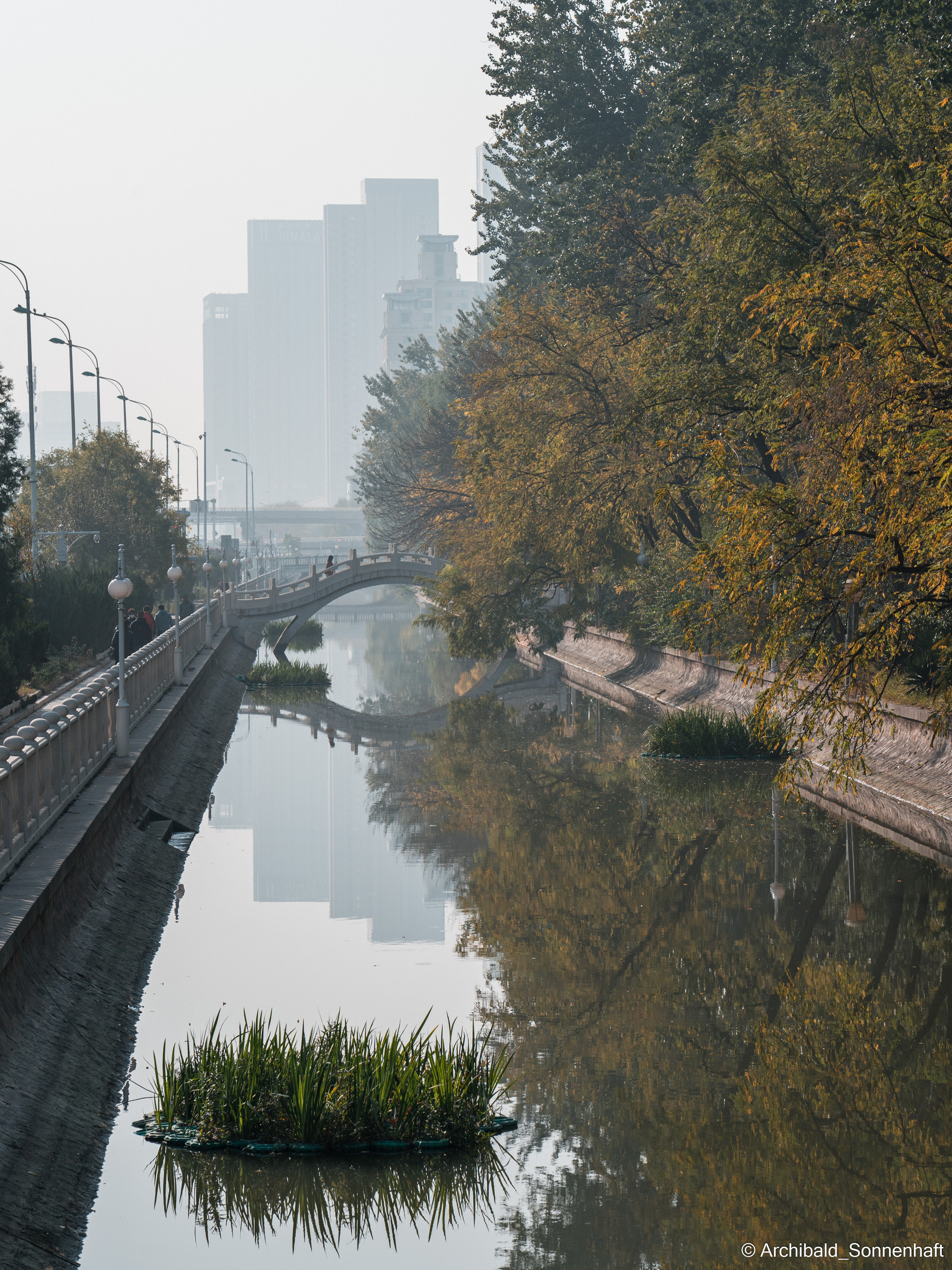 Just a walk. Photographer in Guangzhou, China. Archibald Sonnenhaft
