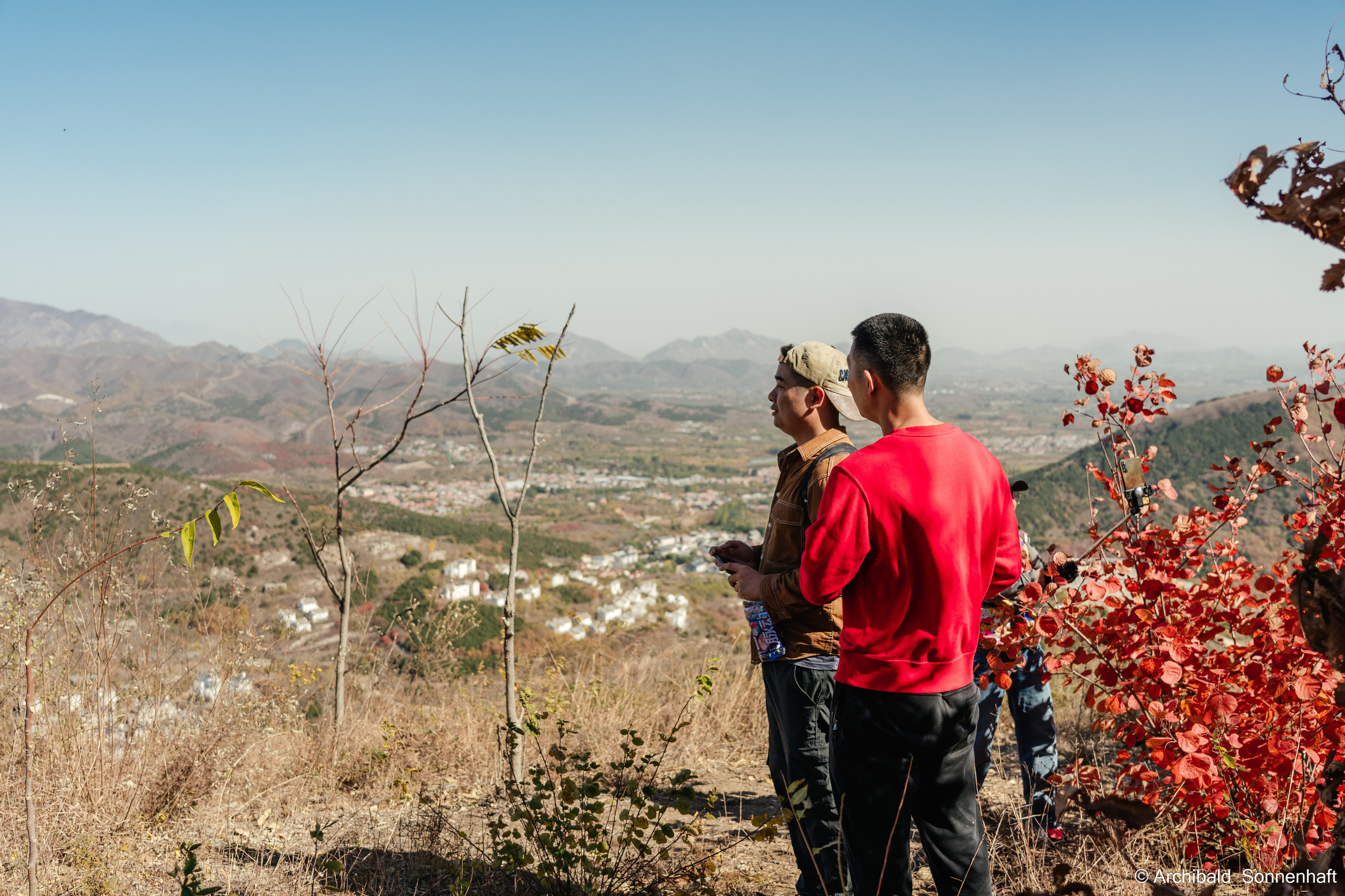 Hiking in Panlai. Photographer in Guangzhou, China. Archibald Sonnenhaft