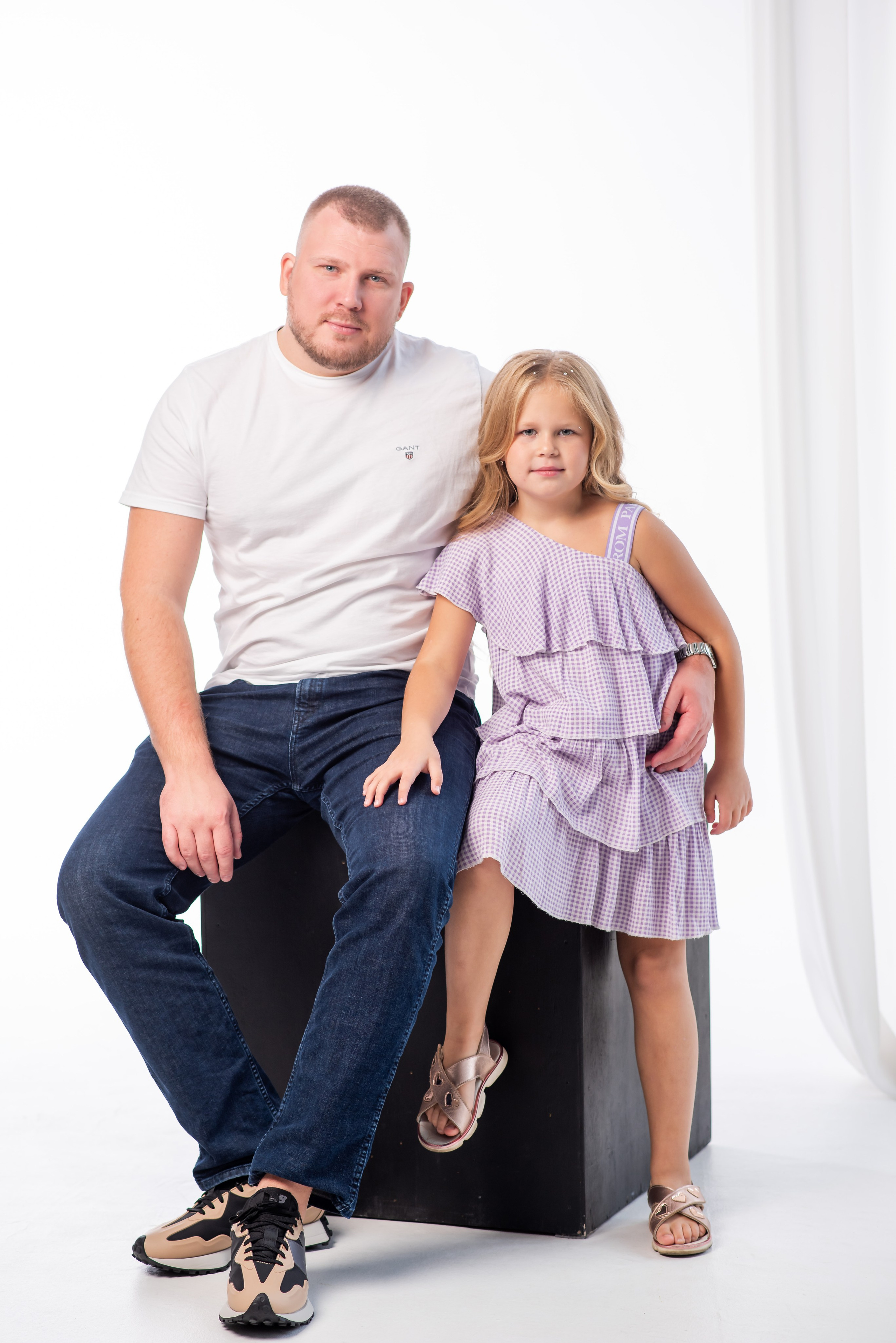 Александра. Выпускные альбомы в Севастополе, Крыму и Екатеринбурге