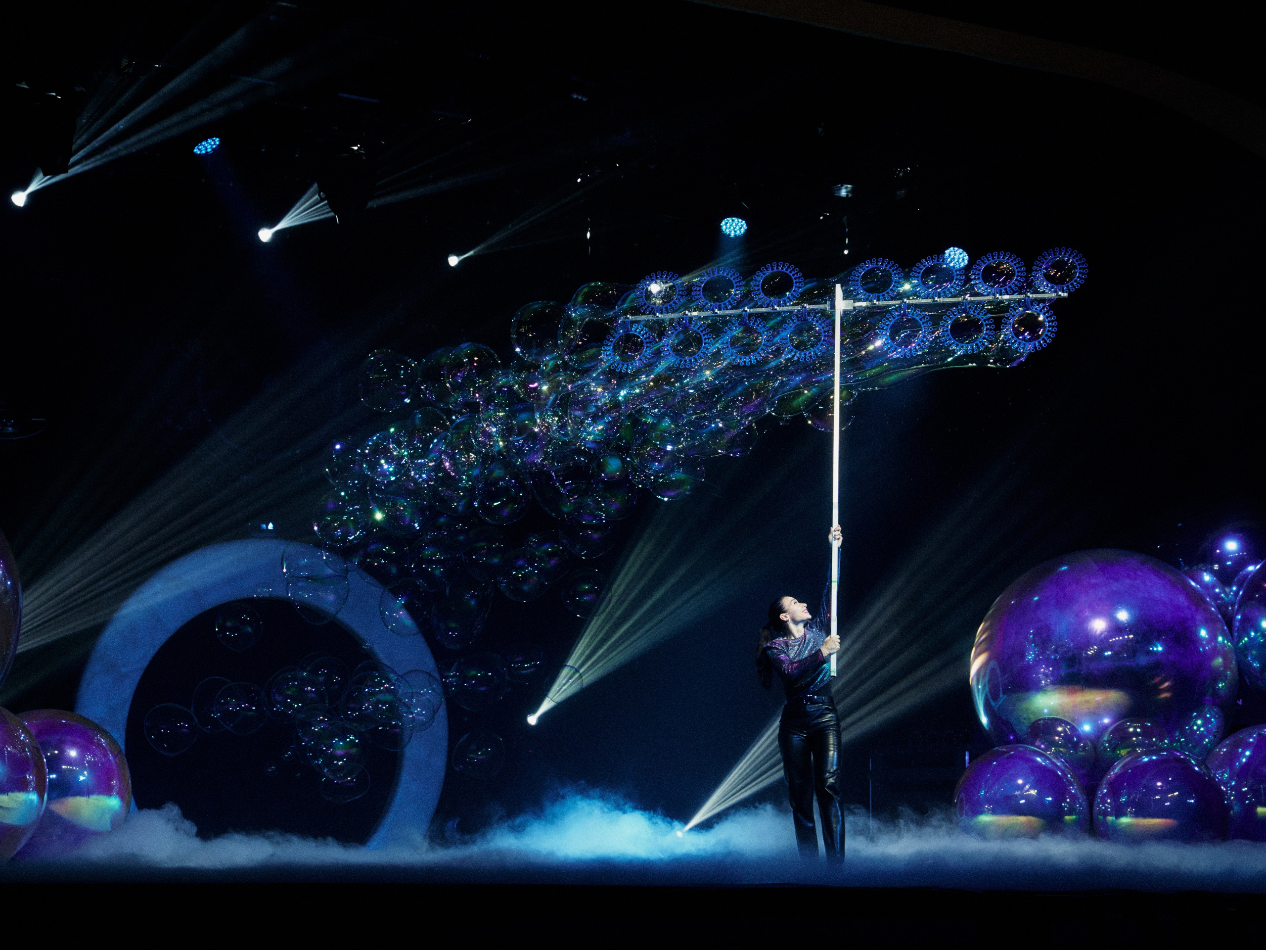 Ozon Bubble Show, Dollywood, Tennessy USA, July — August 2024. Фотограф, визуальный артист, режиссер коротких фильмов в Нови Сад Жанна Тюгай