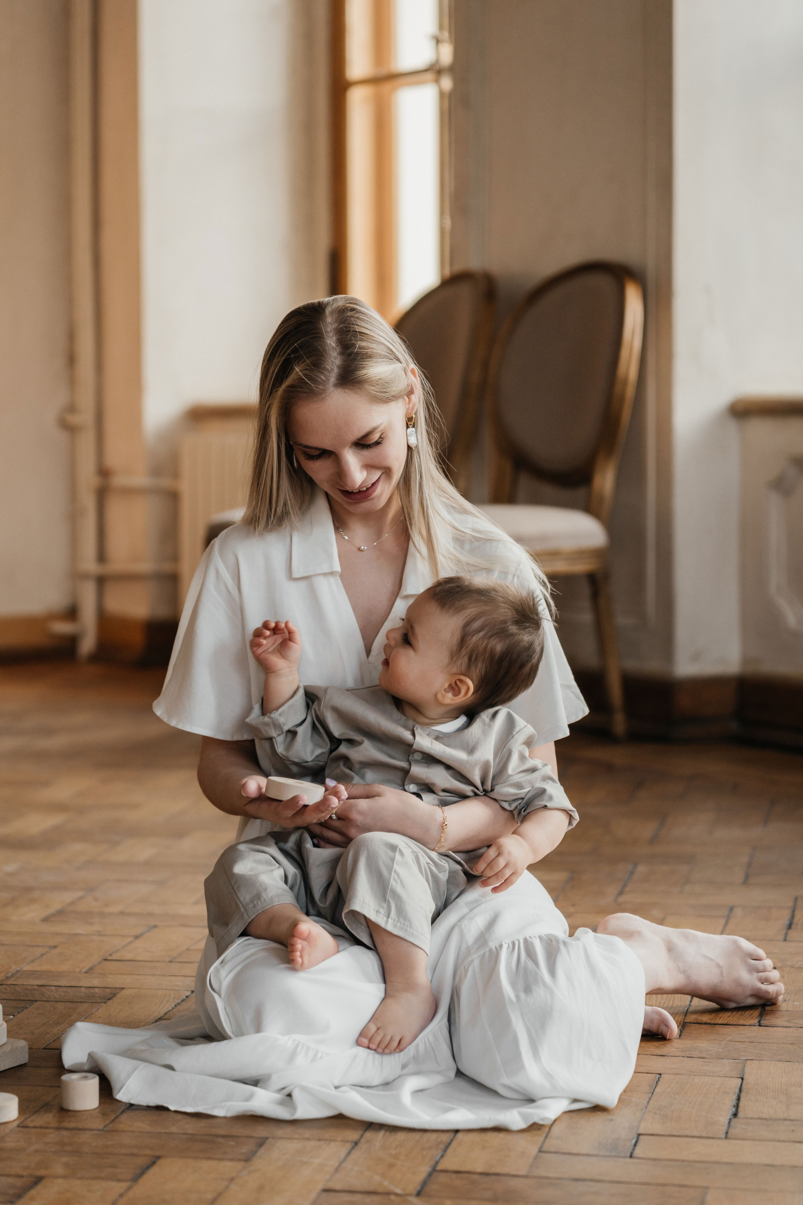 Маленькие ножки в читальне им. Пушкина. Ваш фотограф Вика Артемова