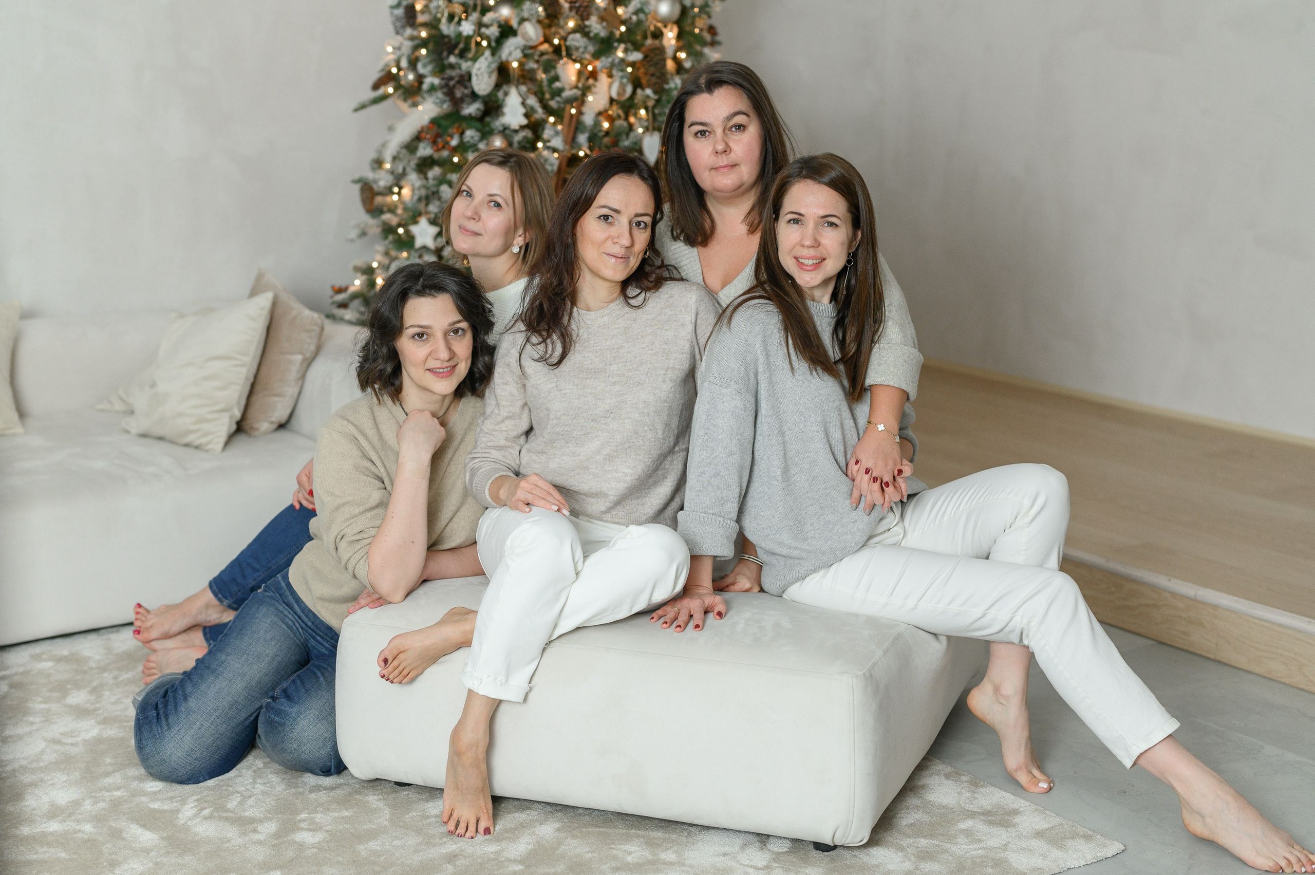 Новогодняя фотосессия с подругами в фотостудии Мимика, зал Фуджи. Semerlina.ru