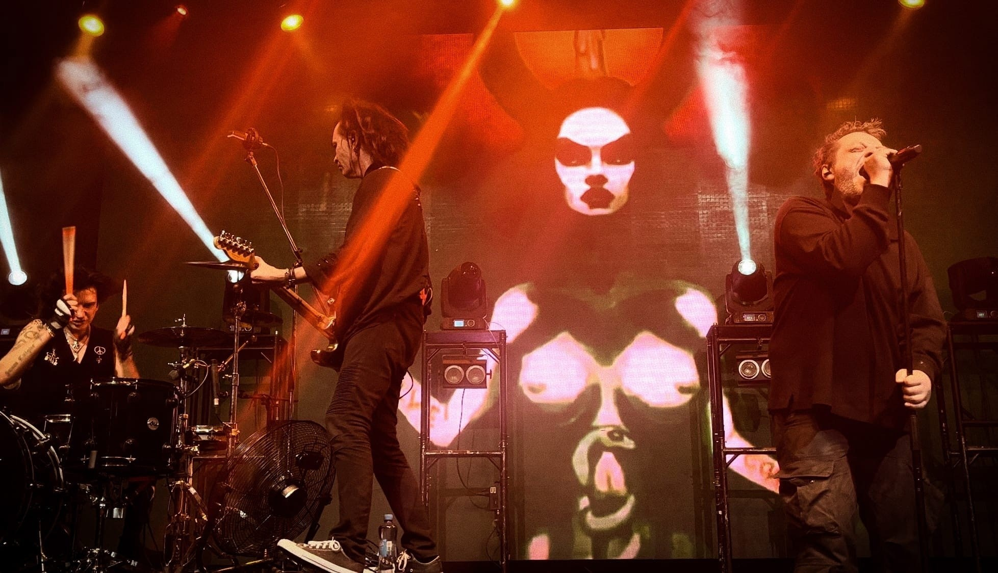 Шайтан, погаси мой пожар: Глеб Самойлов & The Matrixx — последний московский концерт 2022 года. Концертный репортёр Валерия Сафина