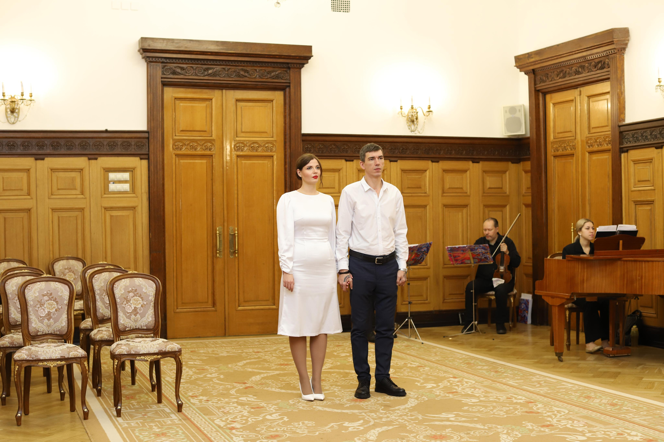 Чистые пруды_загс. Свадебный и семейный фотограф Валерия Ковда