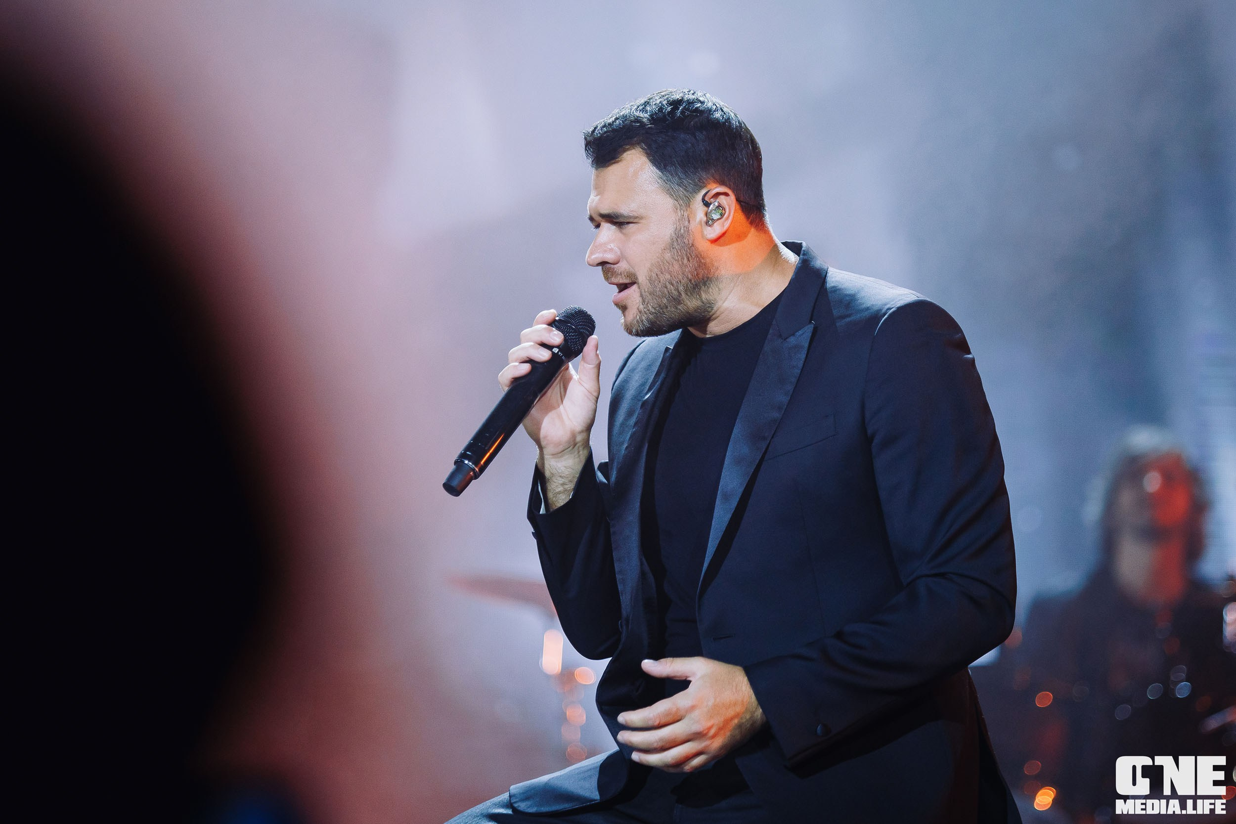 Фоторепортаж с концерта Эмина в Янтарь Холле. One Media Life: фоторепортажи, фотоотчеты с мероприятий и заведений