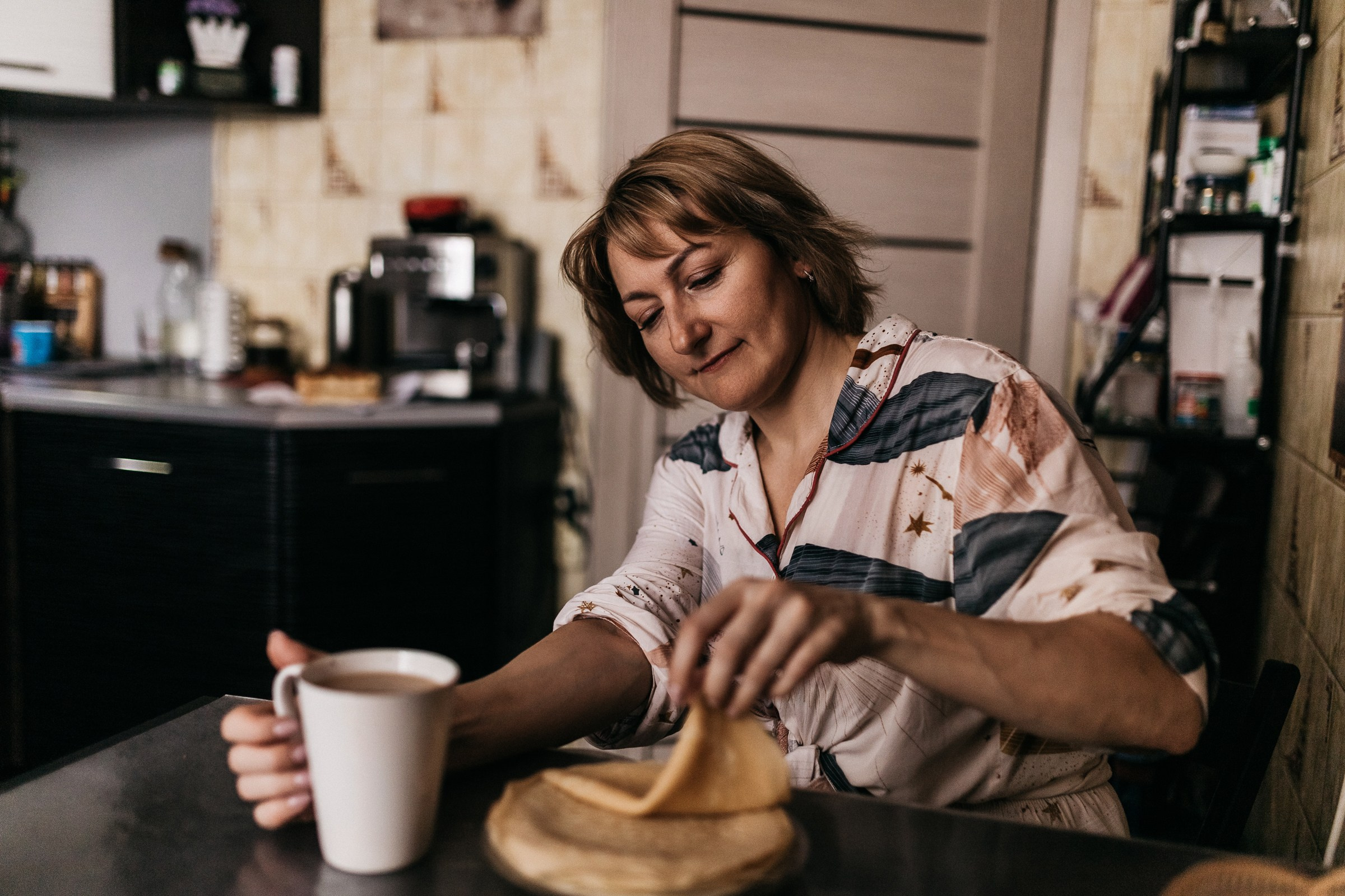 Домашний лайфстайл (утро). Ирина. Июнь 2025. Фотограф Пермь. Свадьбы. Семья и дети, школа, д. сад. Фотокниги