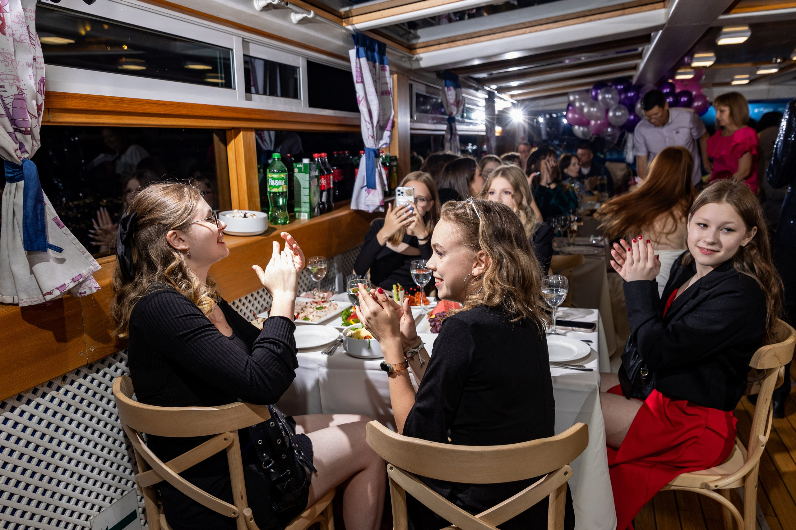 Выпускной на караблике 9 класс. Фотограф в Санкт-Петербурге Закута Ольга