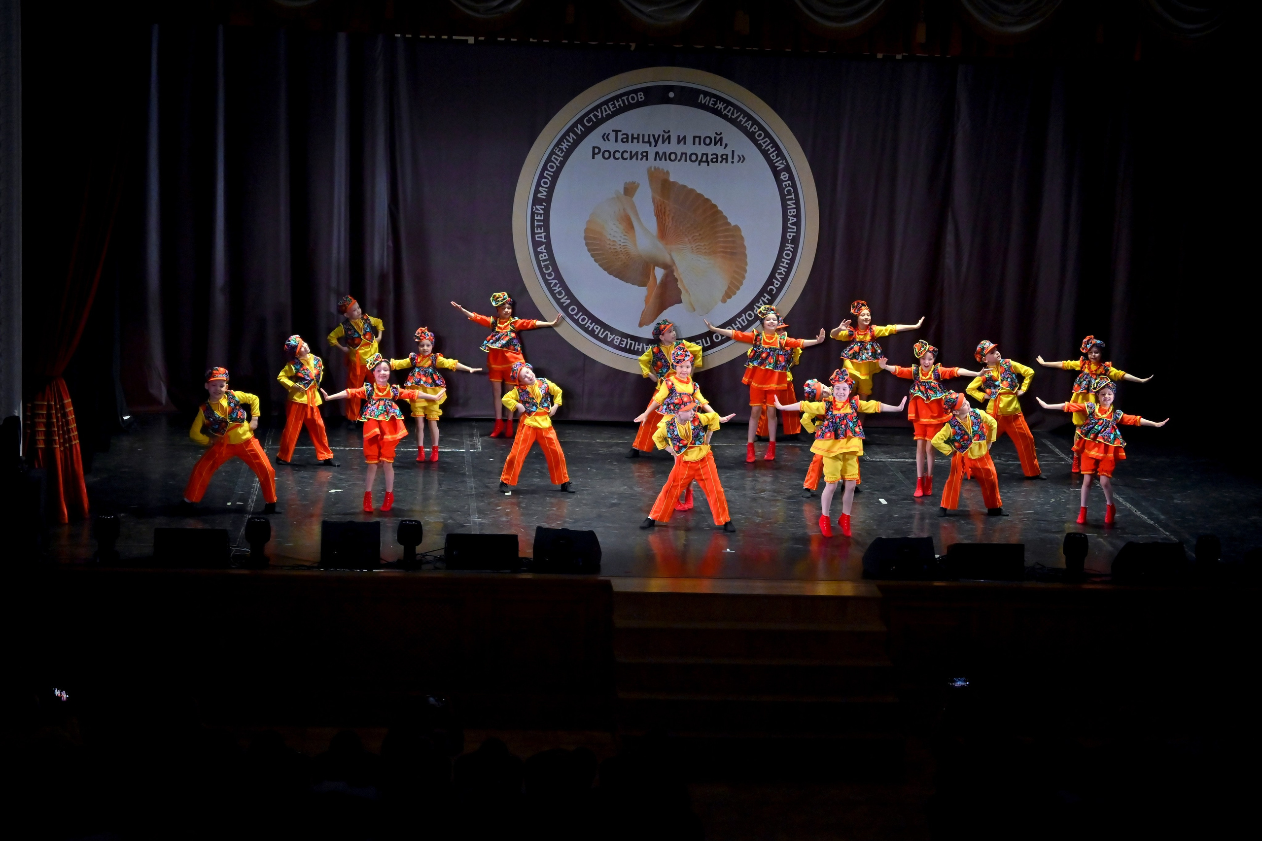 Гала-концерт. Танцуй и пой, Россия Молодая! 22.04.2024. Профессиональный фотограф в Москве Алёна Котова