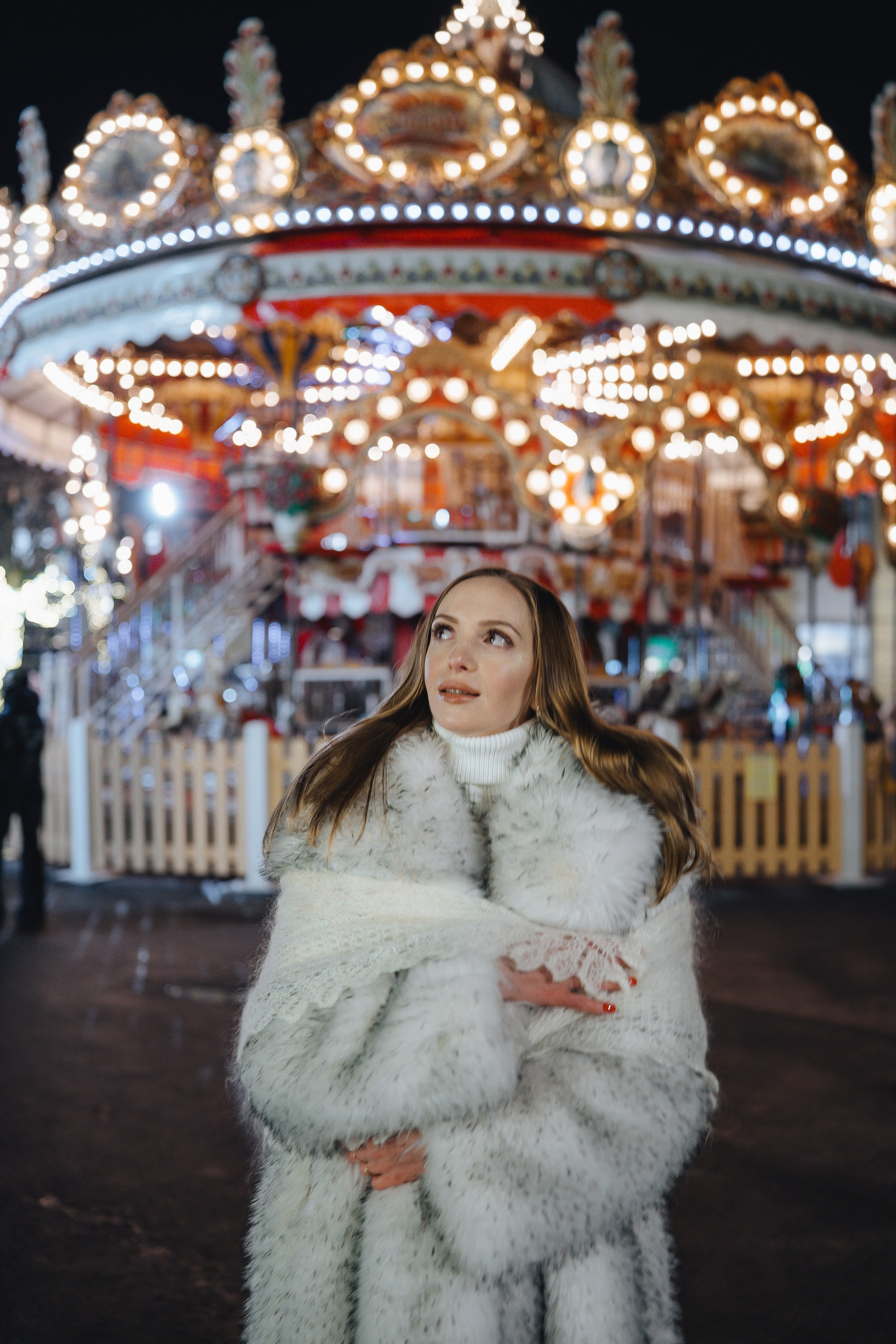 ПРОГУЛКА НА МАНЕЖНОЙ ПЛОЩАДИ ДЛЯ ДЕВУШКИ ПЕРЕД НОВЫМ ГОДОМ (НОВОГОДНЯЯ ФОТОСЕССИИЯ НА МАНЕЖНОЙ ПЛОЩАДИ). Профессиональный фотограф, Санкт-Петербург — Виктория Богомолова