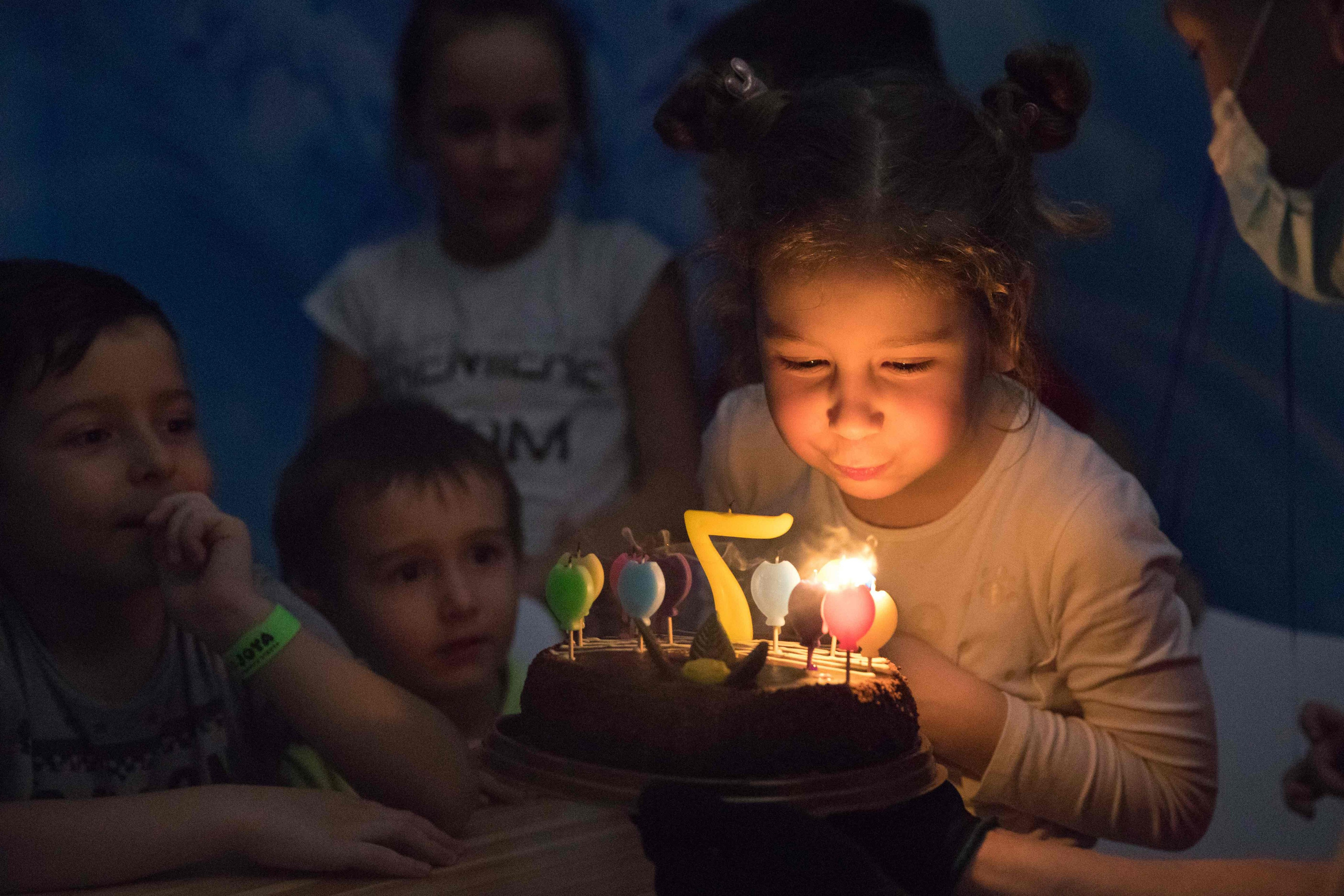 Детская фотосессия зачем свечи на торте