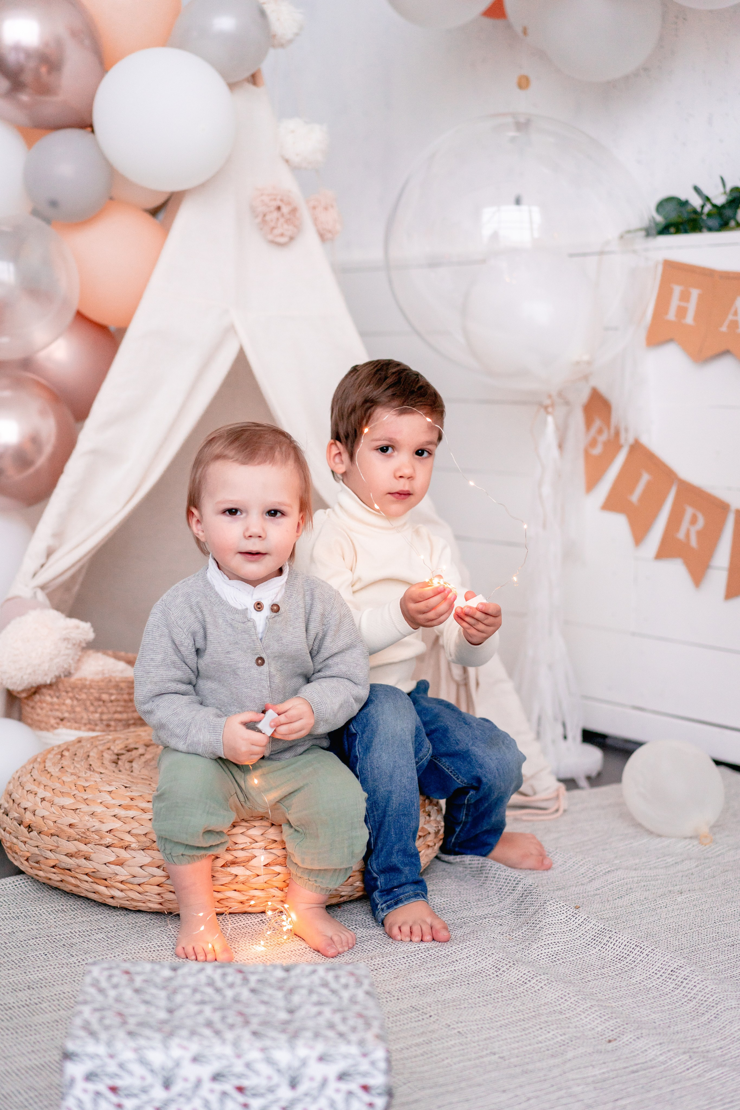 С Днём Рождения ребенка, портрет. Детская, семейная фотостудия в Санкт-Петербурге