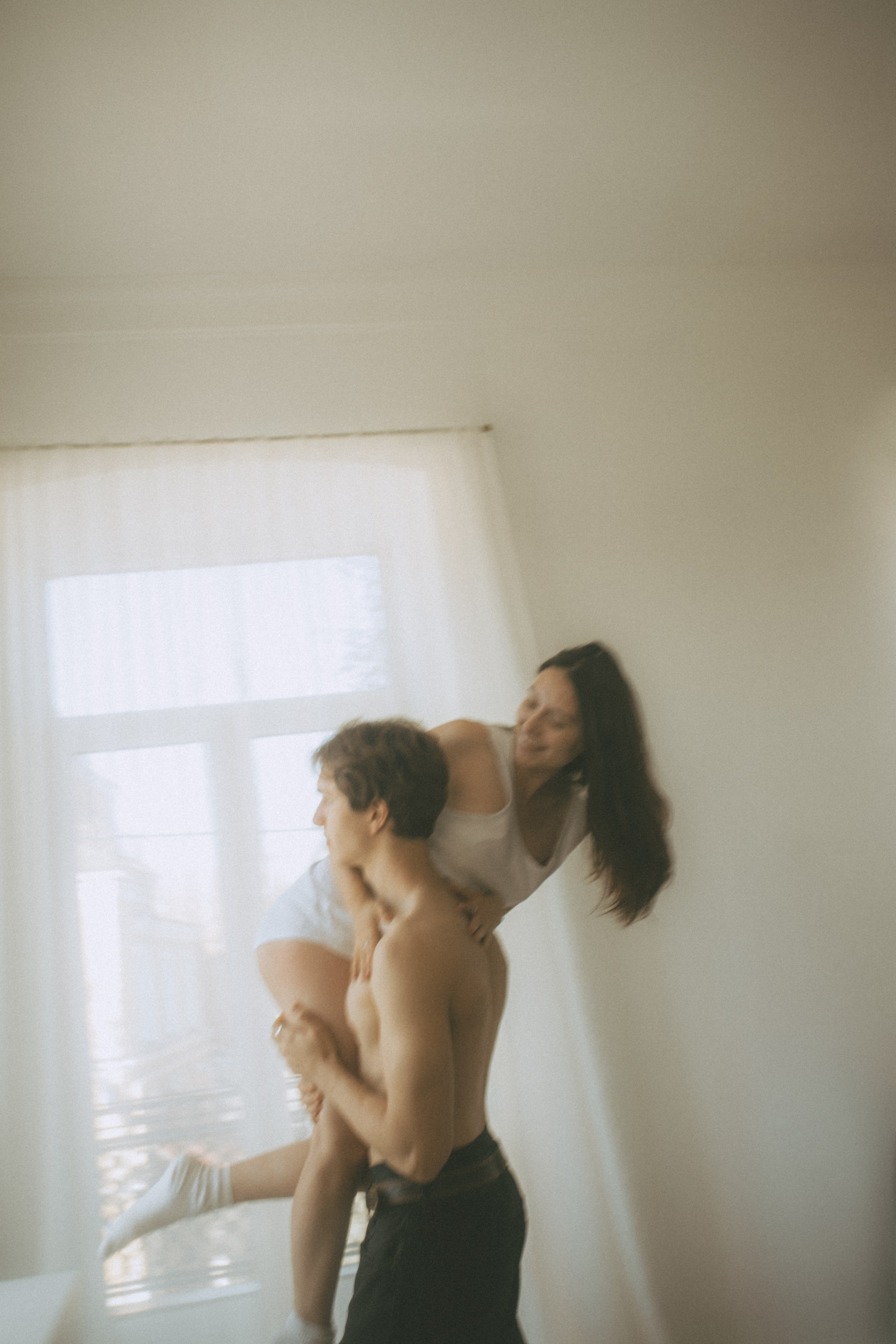 Артур и Гульназ в студии. Свадебный фотограф Казань