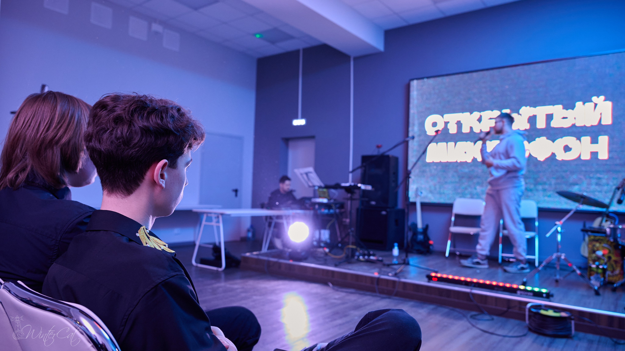 Открытый микрофон. Портретный и репортажный фотограф в Магадане Андрей Нефедов WinterCatPhoto