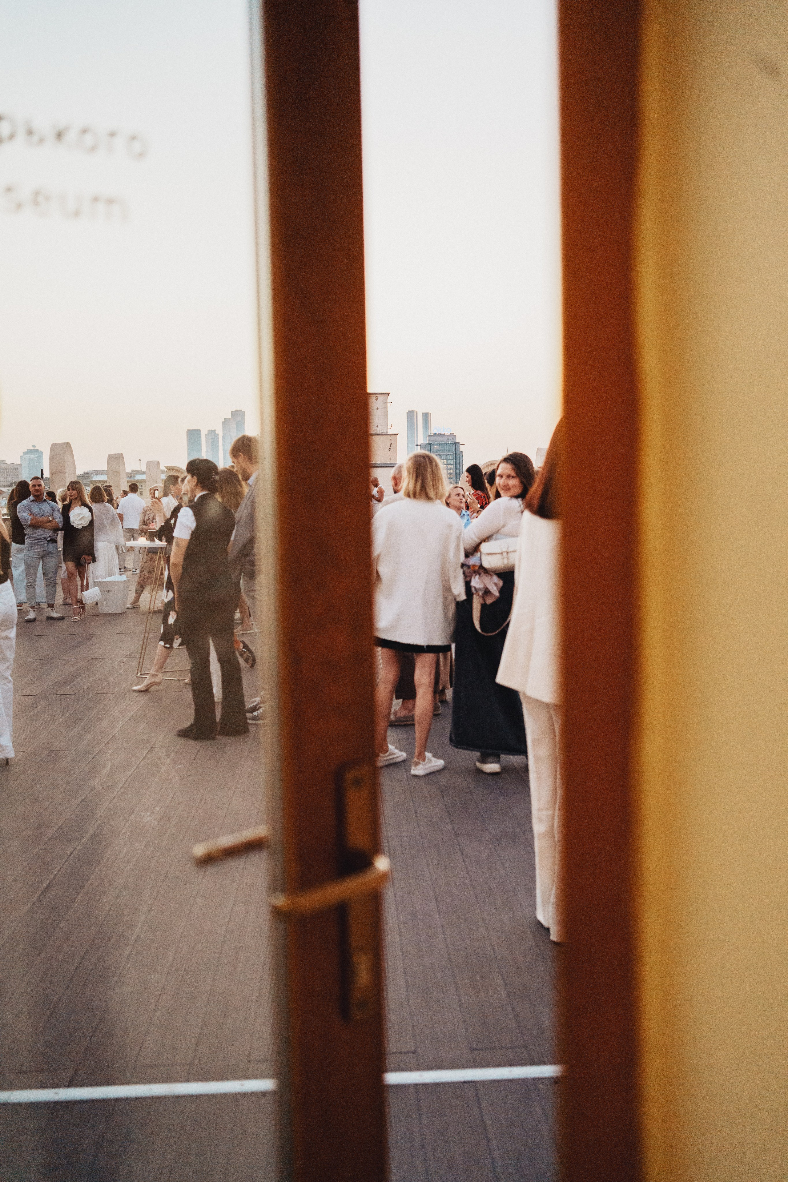 Выставка на крыше Парка Горького. Семейный и детский фотограф и видеограф в Москве, Серпухове и Тарусе Валерия Сорокина