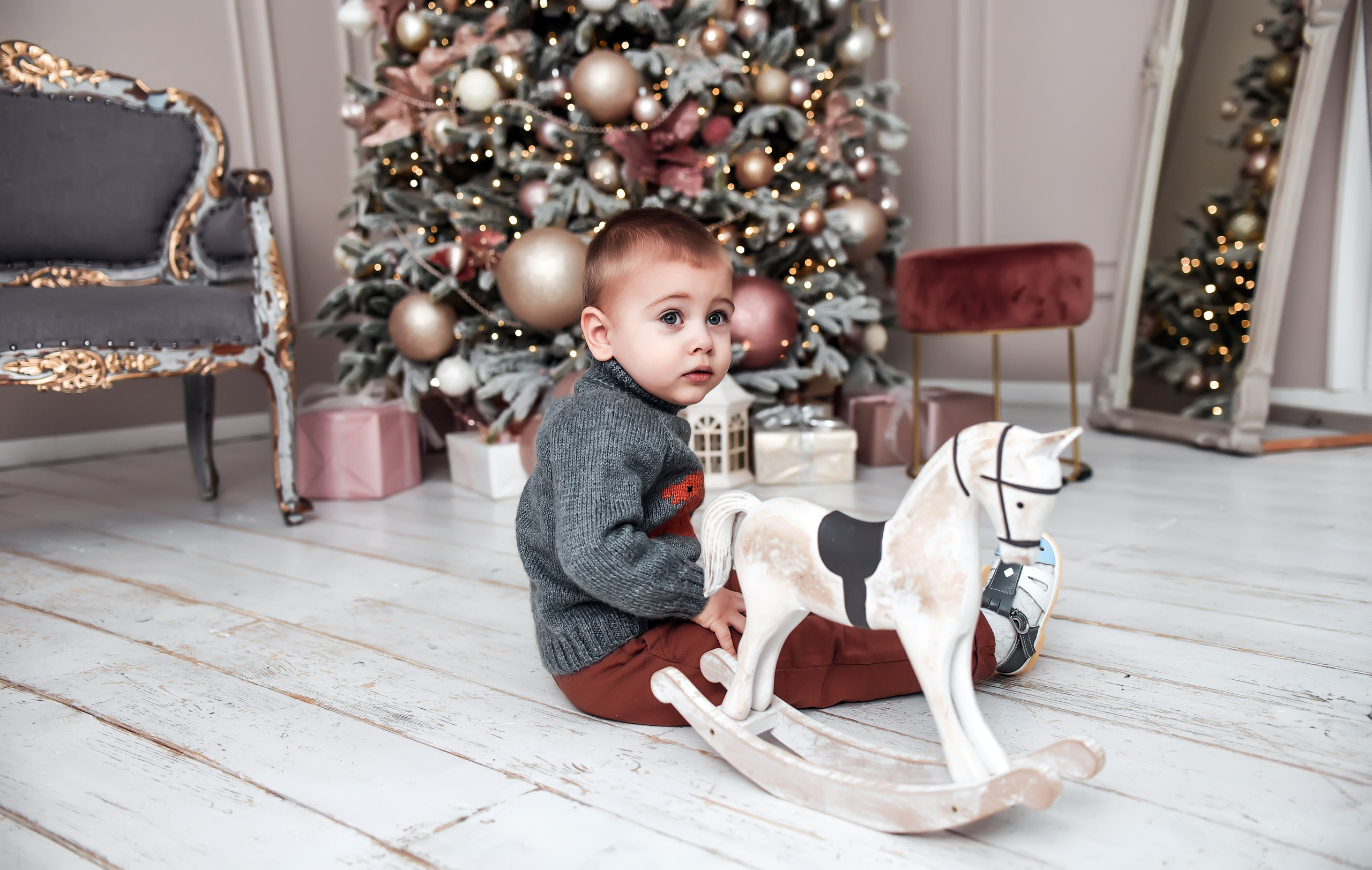 Новогодняя семейная. Свадебный, семейный, детский, контент фотограф в Омске Максим Ильин