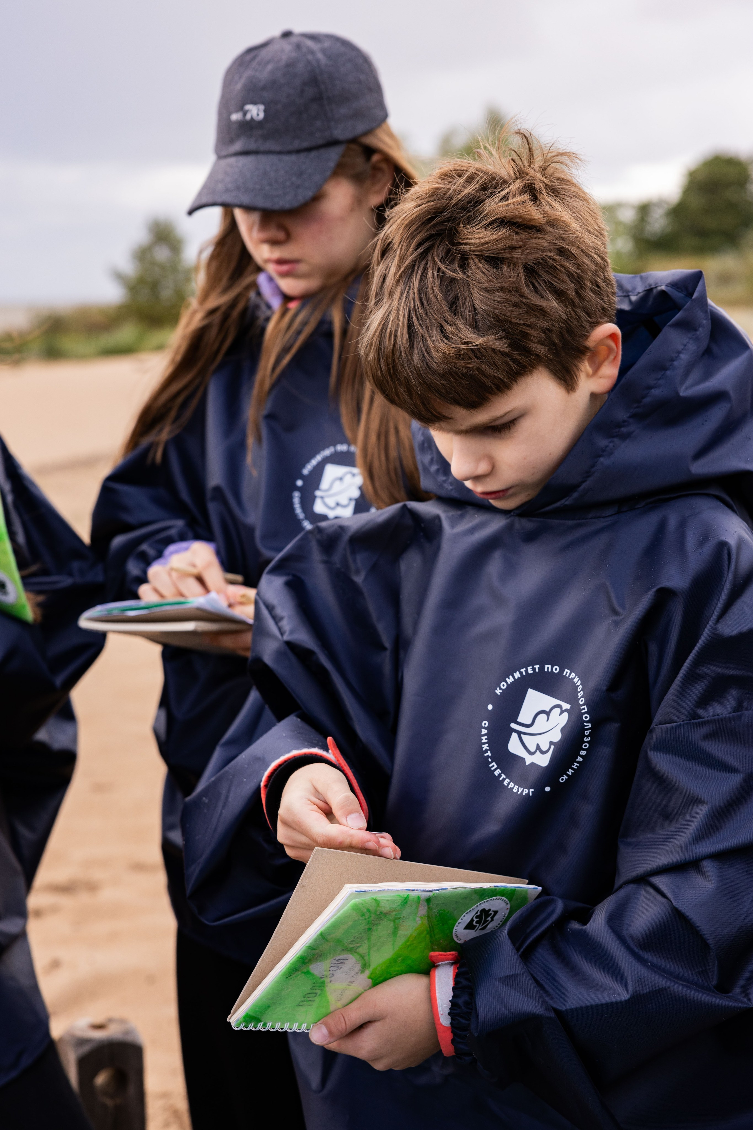 Зеленый пластик. Западный Котлин. Фотограф/видеограф в Санкт-Петербурге Динара Гольдина