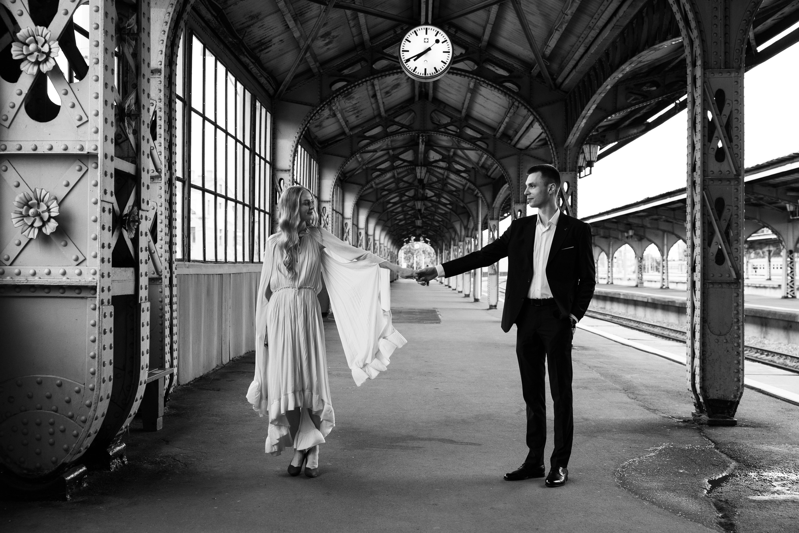 Даша и Константин Витебский вокзал. Фотограф/видеограф в Санкт-Петербурге Динара Гольдина