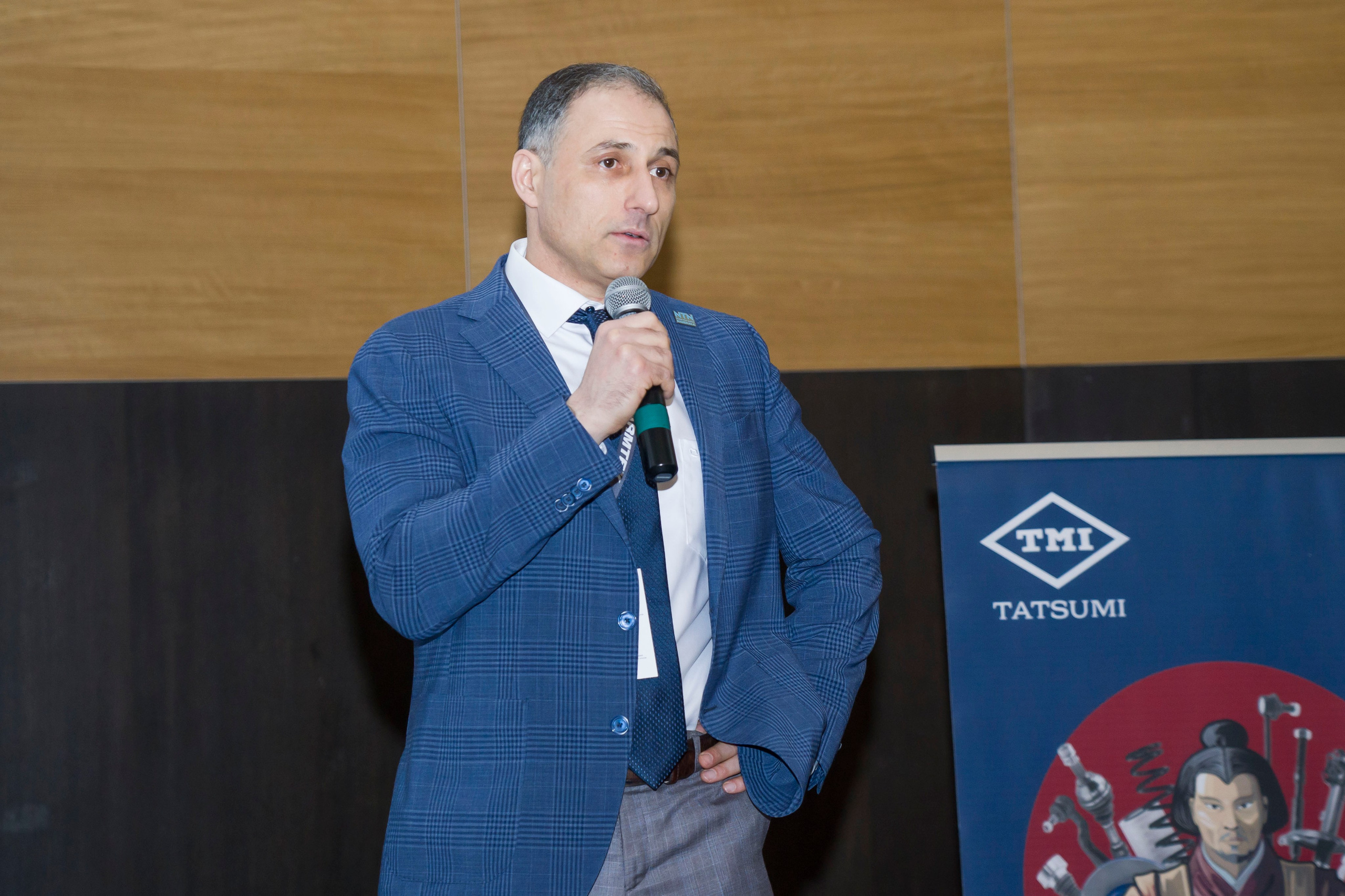 бизнес встреча форум конференция поставщиков и закупщиков автодилеров комплектующих автомобилей машин авто 