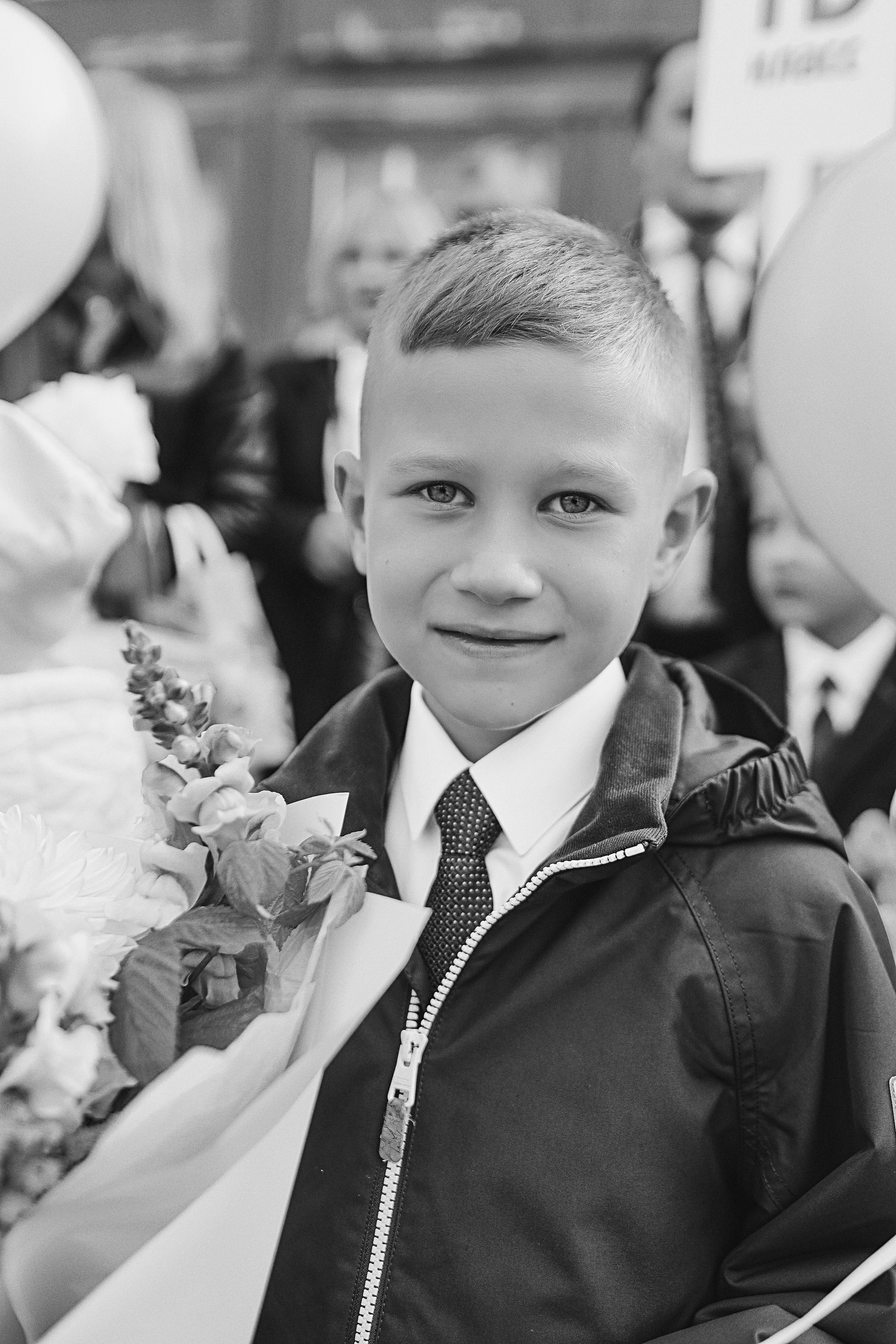 1 сентября линейка+кл час+портреты. Семейный фотограф Тюмень, фотограф на роды Салмина Мария