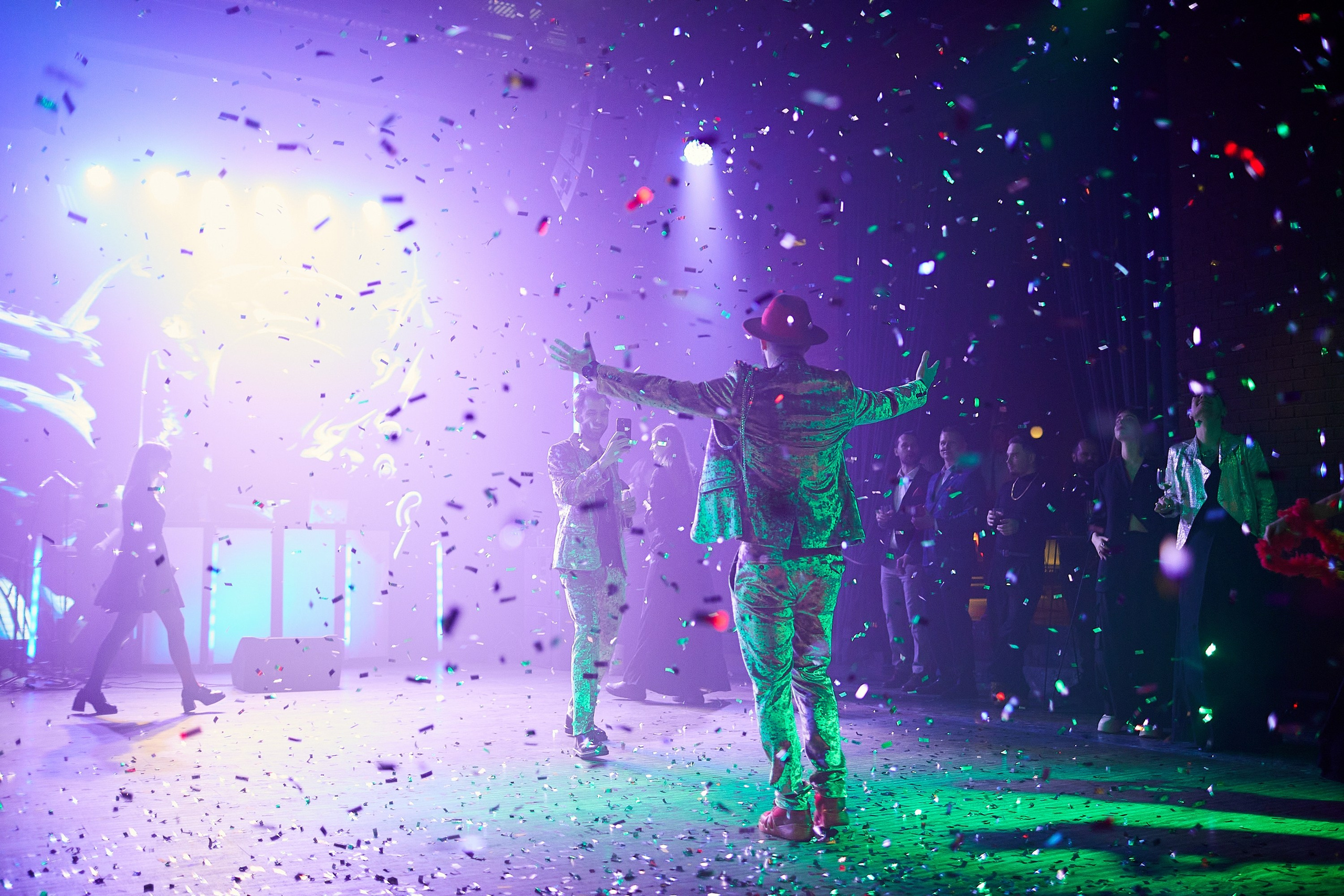 RADUGADESIGN. Александр Осин — корпоративный и семейный фотограф в Москве