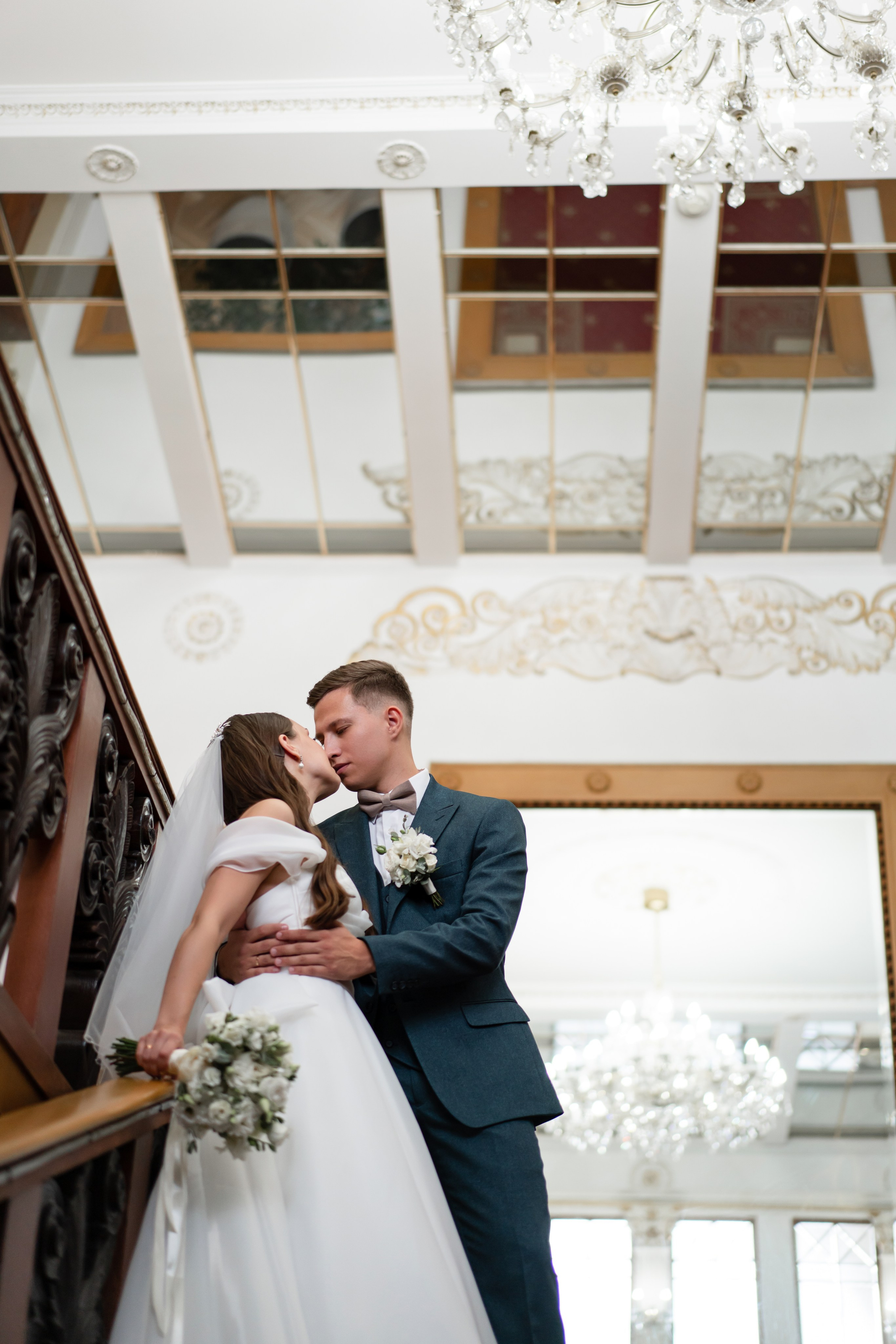 Свадебная фотосессия в Москве. Фотосъёмка в усадьбе Царицыно. Свадебный фотограф Вера Климова