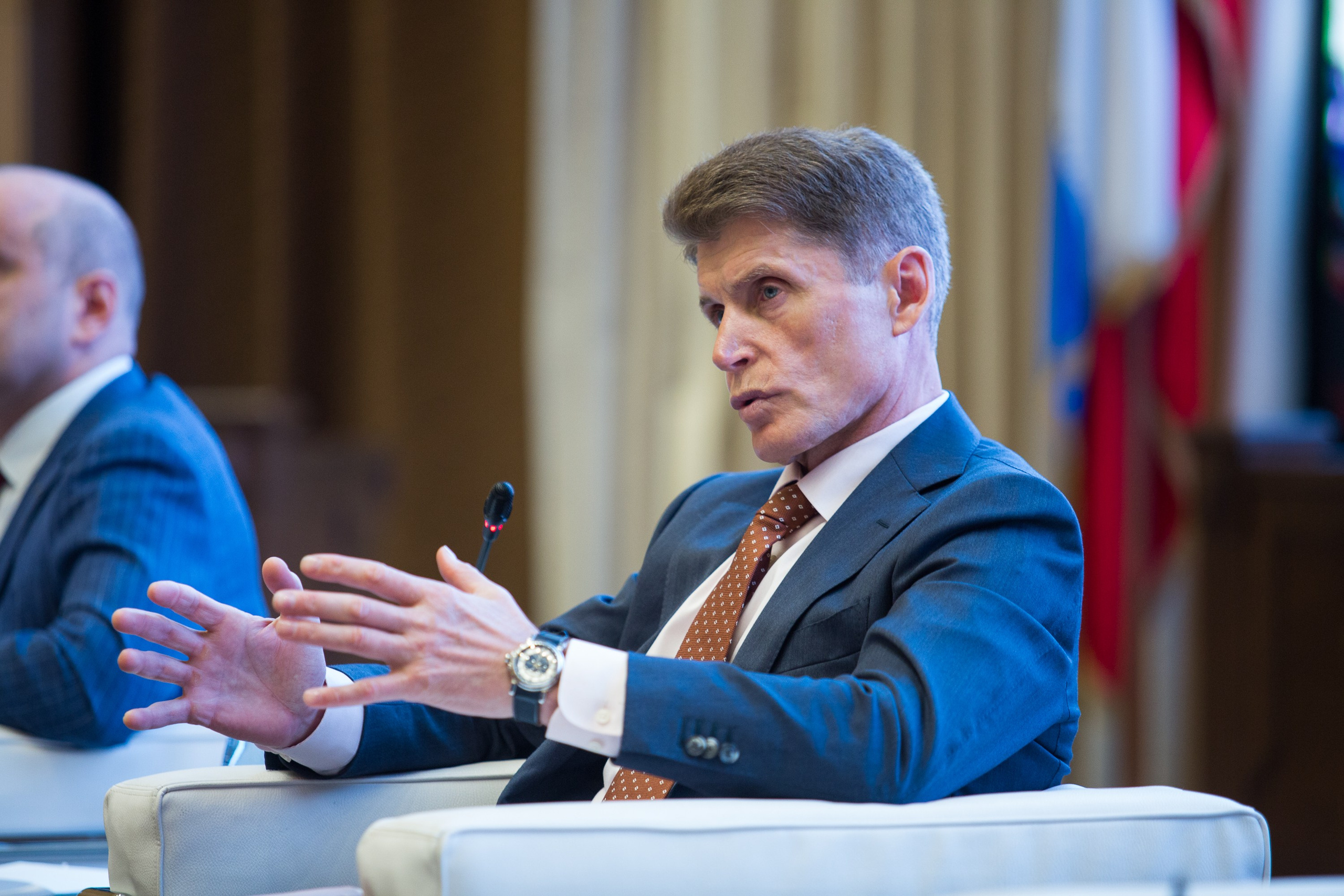 Пленарное заседание «Бизнес у моря». Репортажный фотограф во Владивостоке