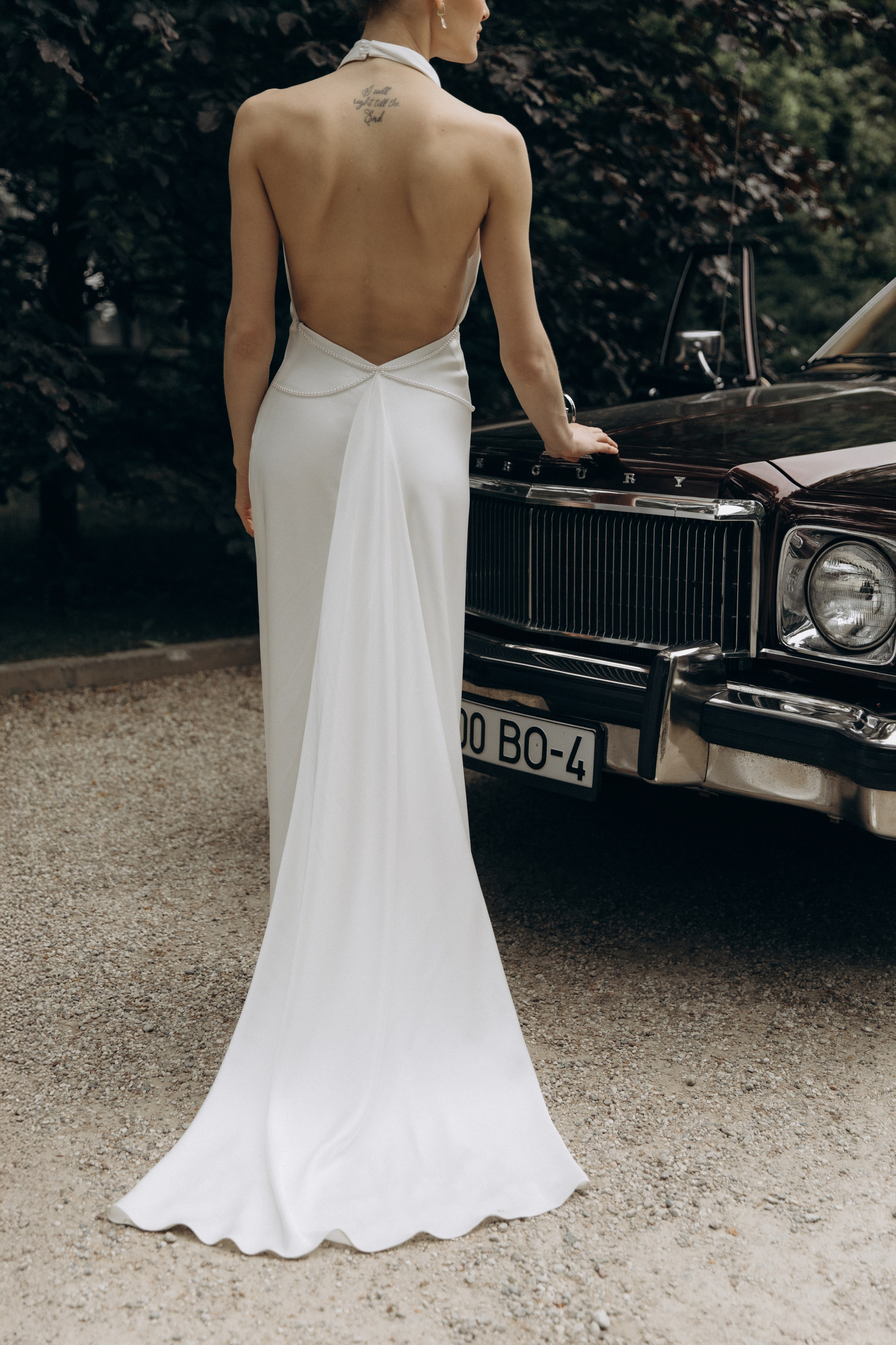 Свадебная фотосессия с ретро-автомобилем. Свадебный фотограф Москва Павел Фетисов