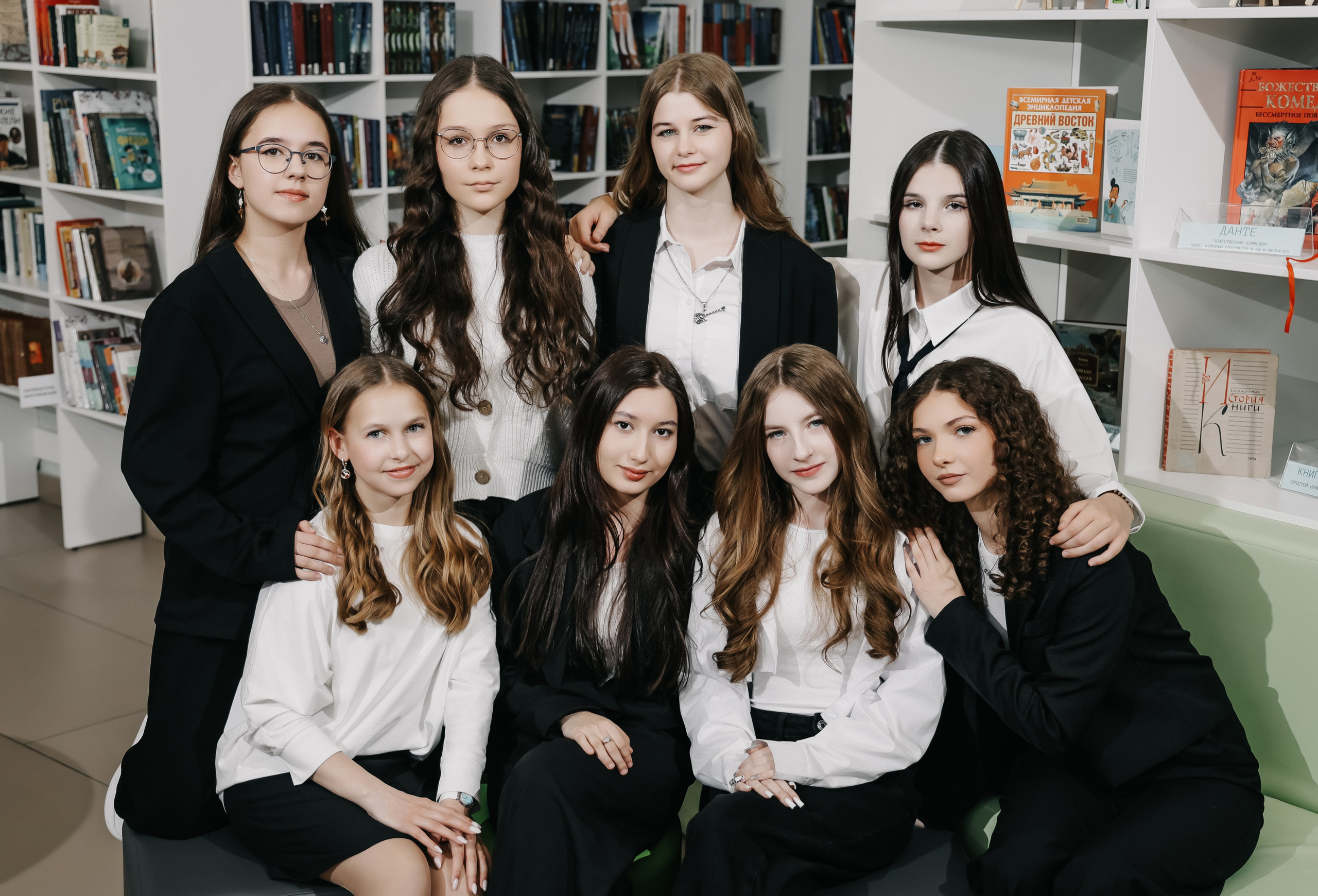 Школьные. Фотограф свадебный, репортажный, индивидуальный, фото для маркетплейсов, брендов, автосалонов