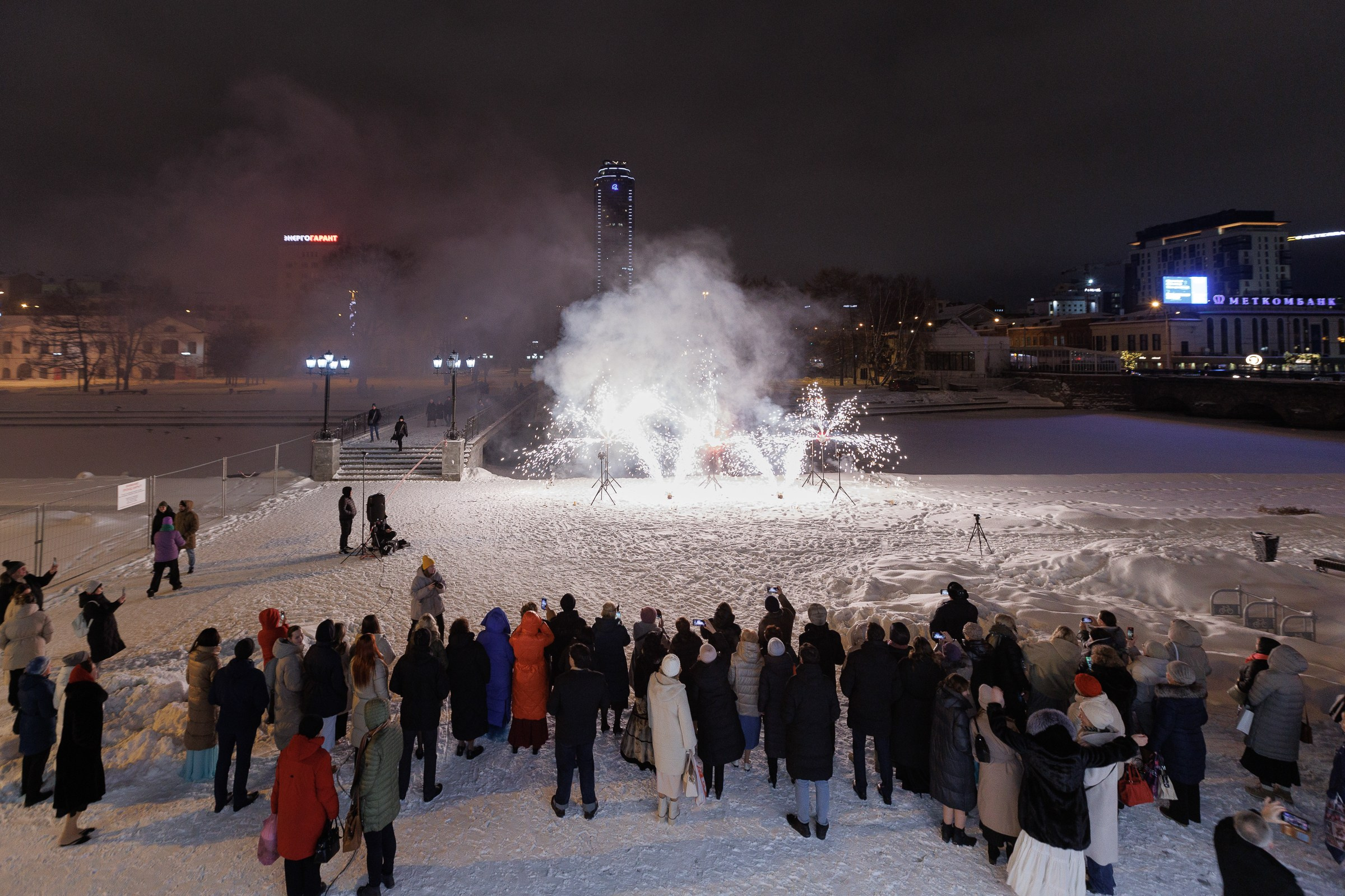 Фотограф на съемкку копоратива. Контент для бизнеса в Екатеринбурге Полдень Медиа