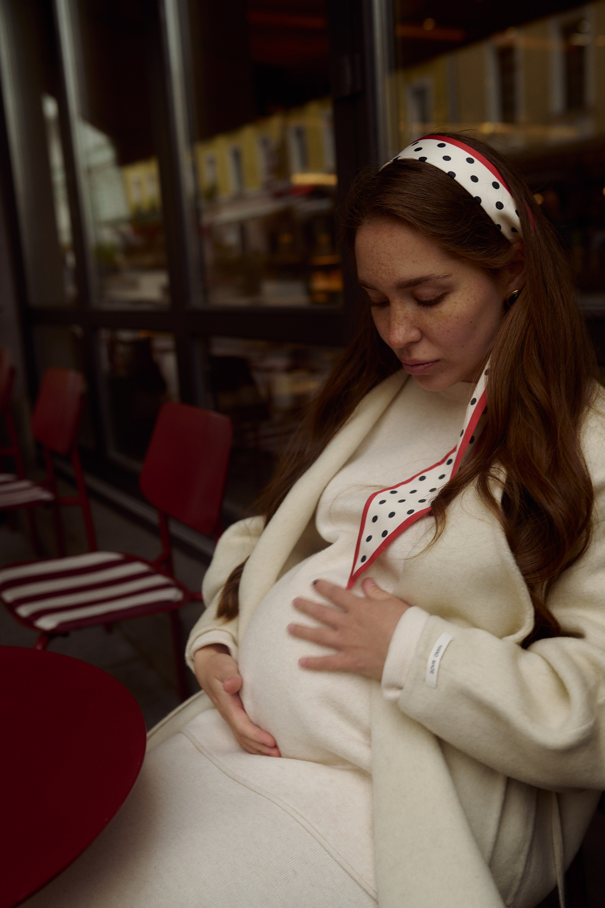 Оля на прогулке по городу. Семейный и свадебный lifestyle-фотограф в Москве Мария Петрова