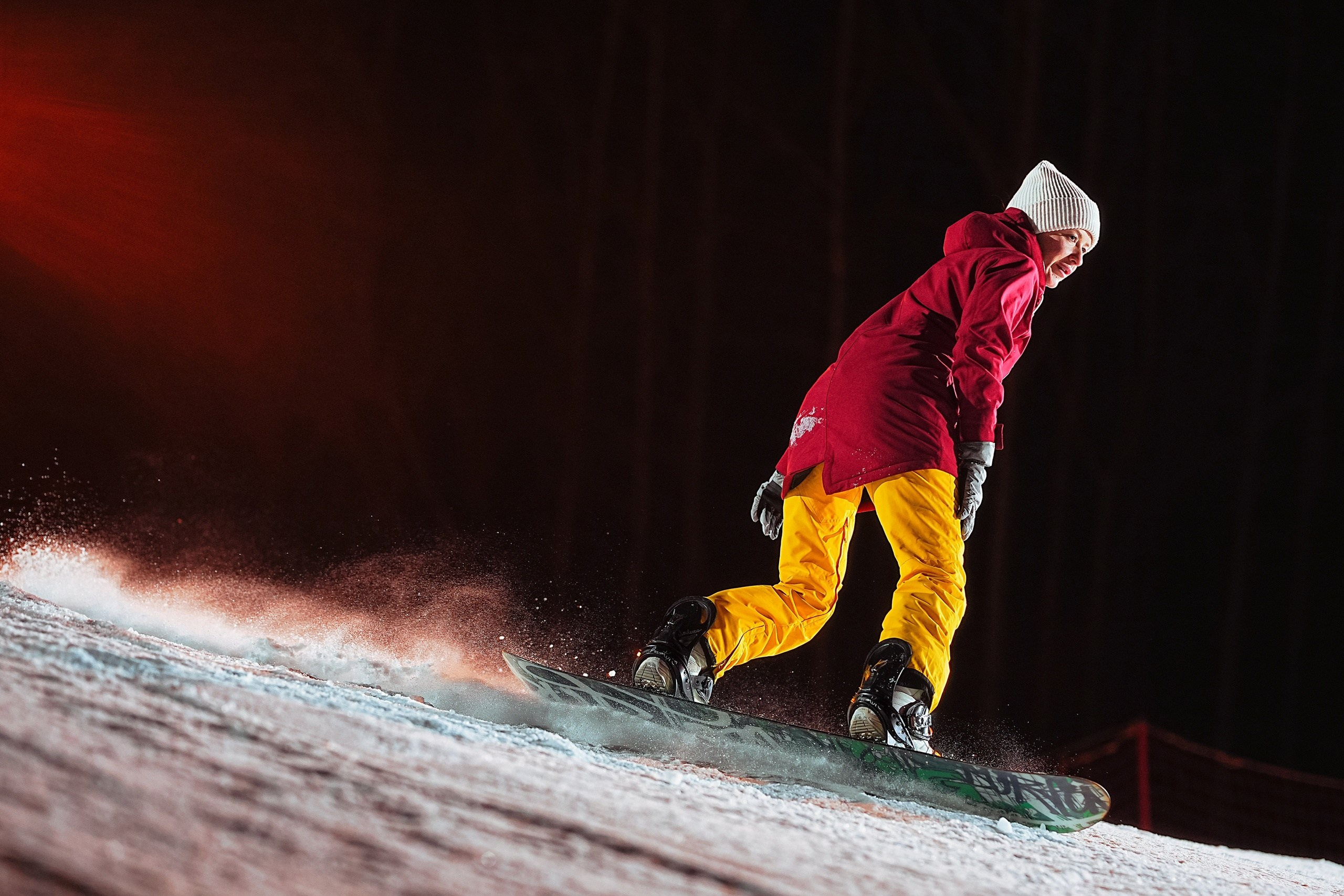 Вечерняя съёмка на склонах с использованием внешних вспышек. Фотограф Студитский Евгений