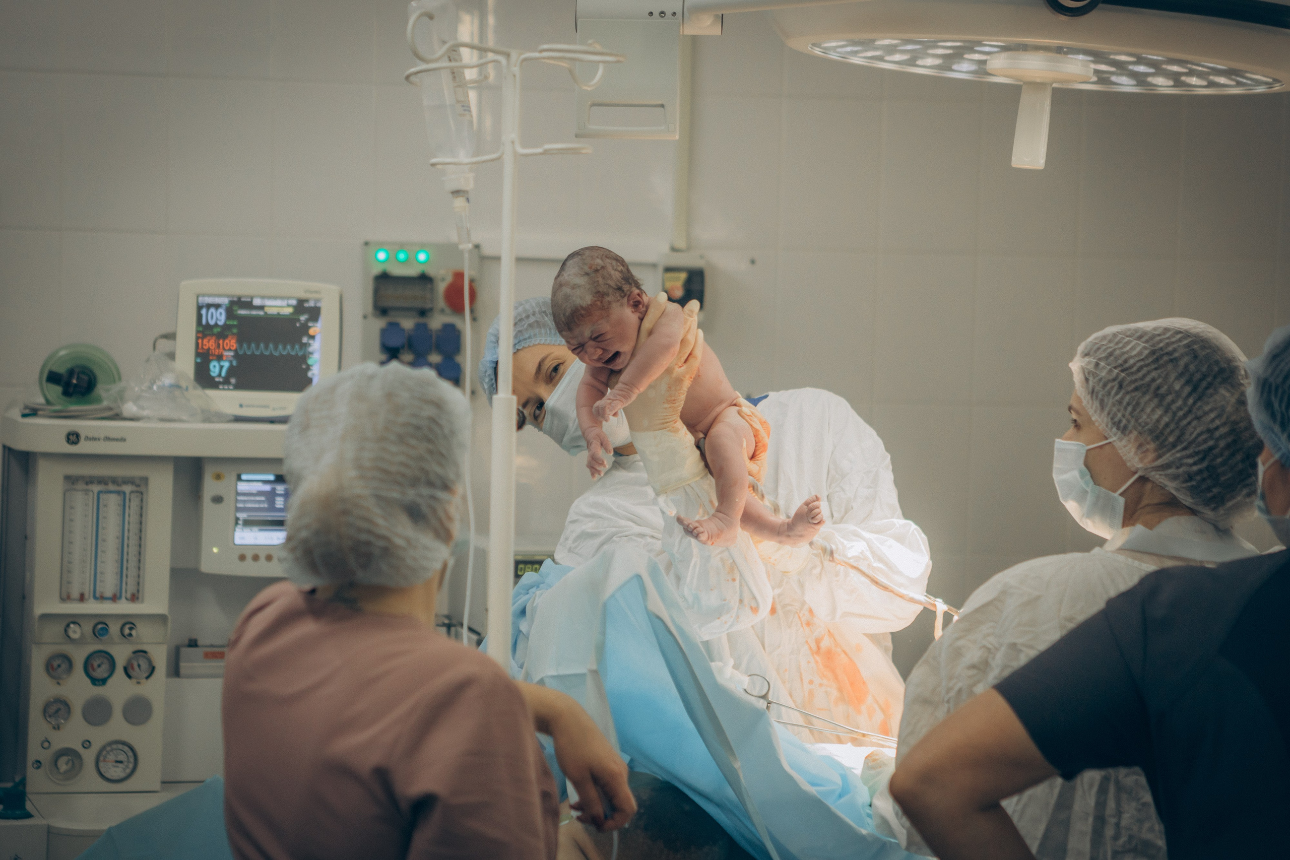 Рождение Афины. Семейный фотограф и фотограф на роды в Ростове-на-Дону Мухина Виктория