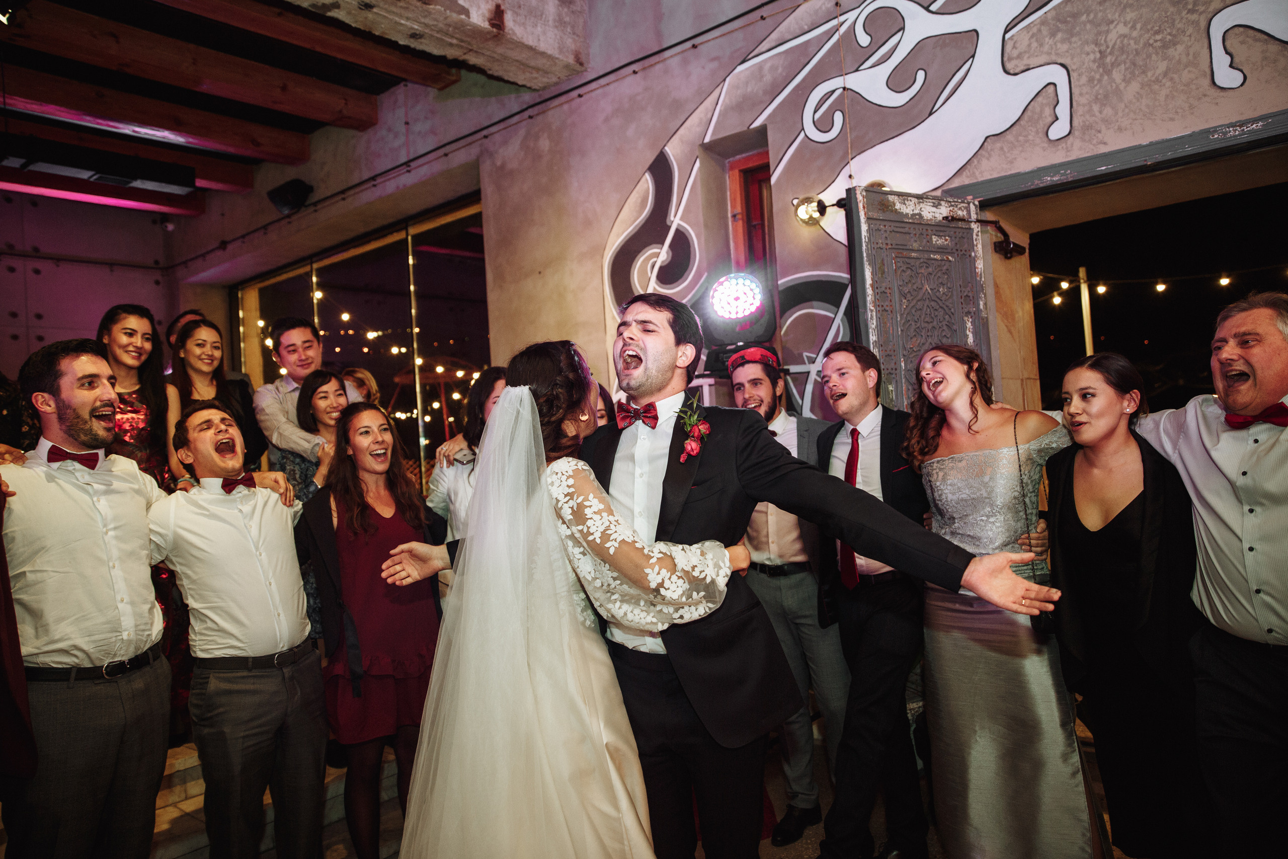 Айгерим и Бенджамин. Алматы. Qazaq Auyl. Свадебный фотограф в Алматы Николай Киреев