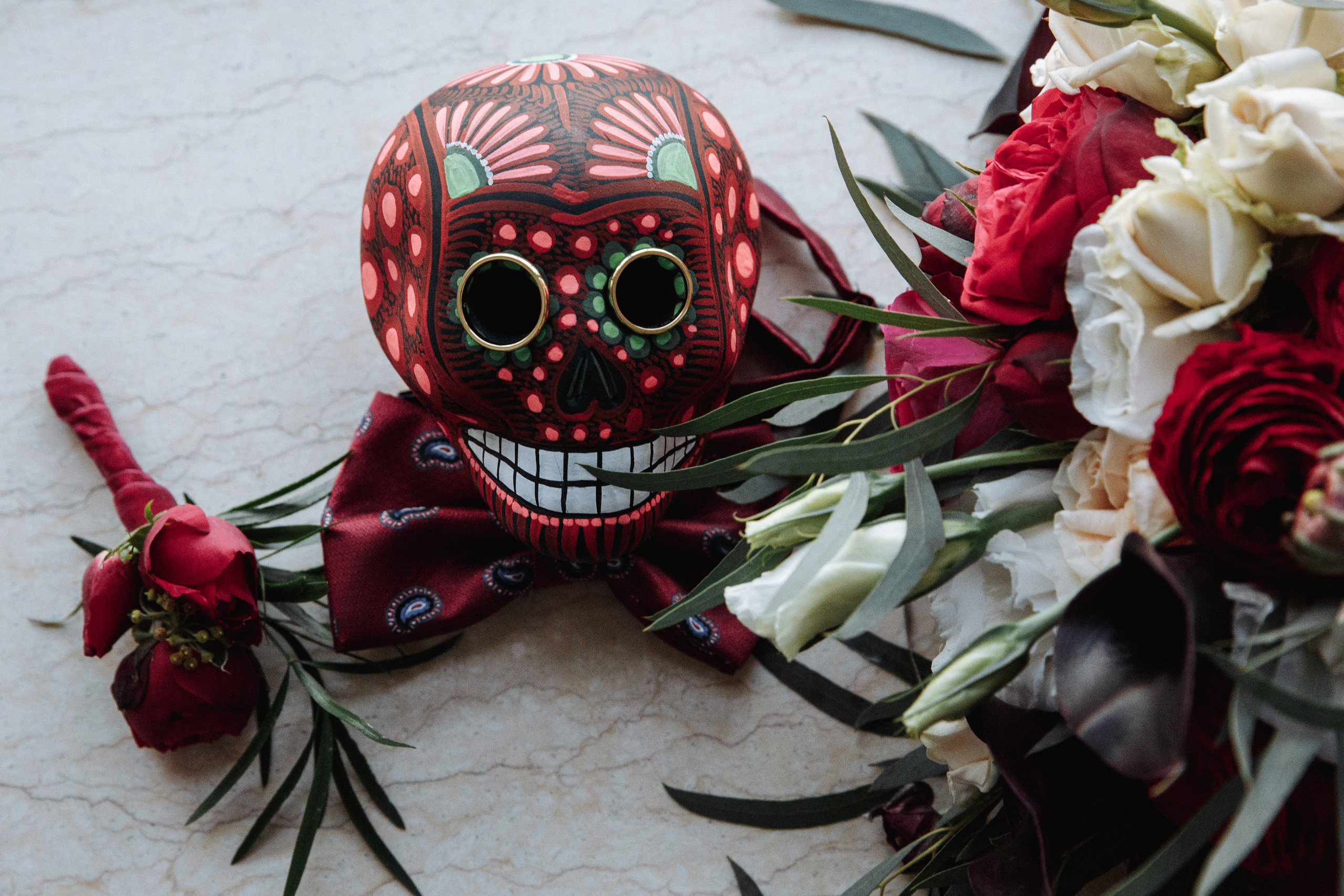 Кольца в стиле Санта Муэрте