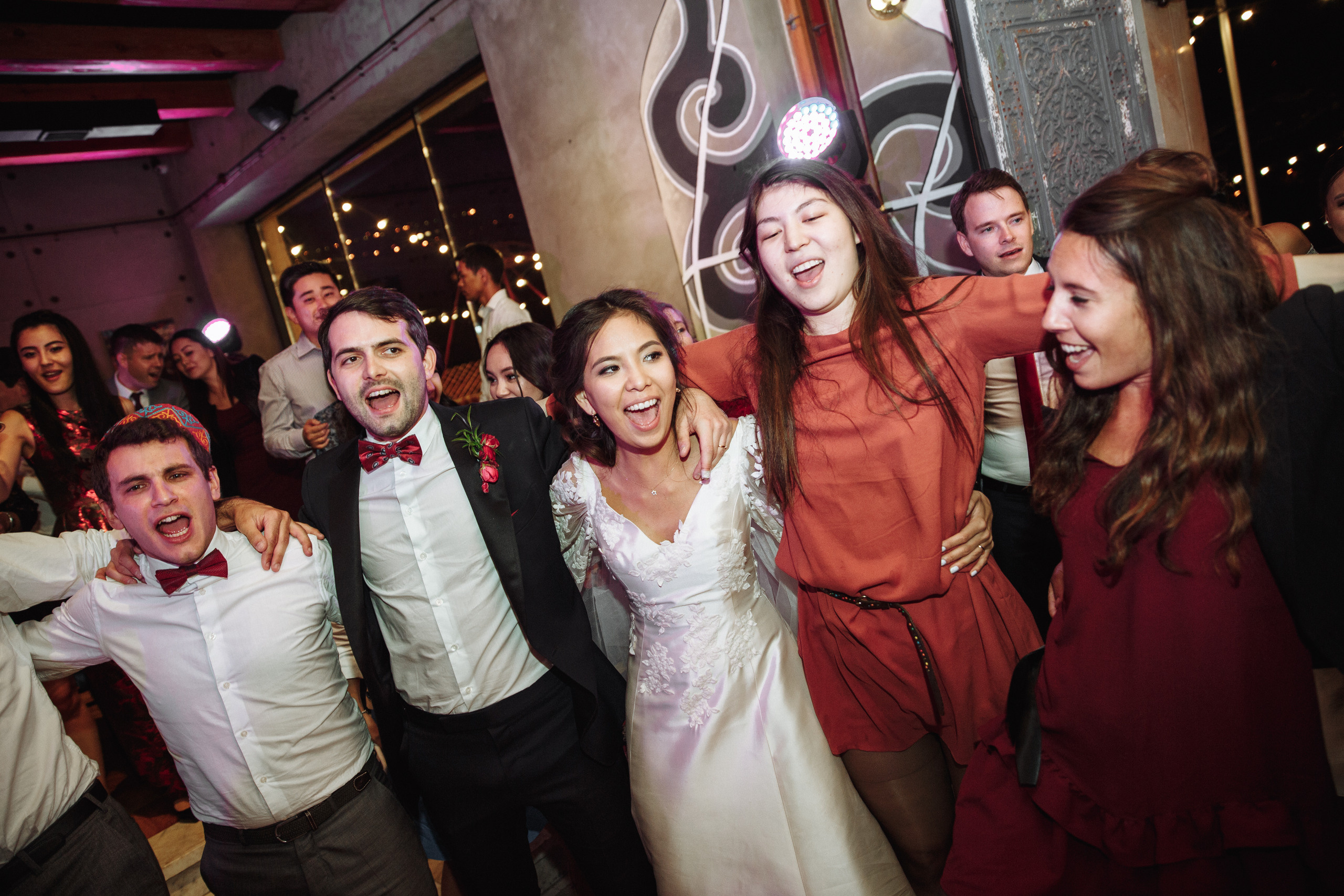 Айгерим и Бенджамин. Алматы. Qazaq Auyl. Свадебный фотограф в Алматы Николай Киреев