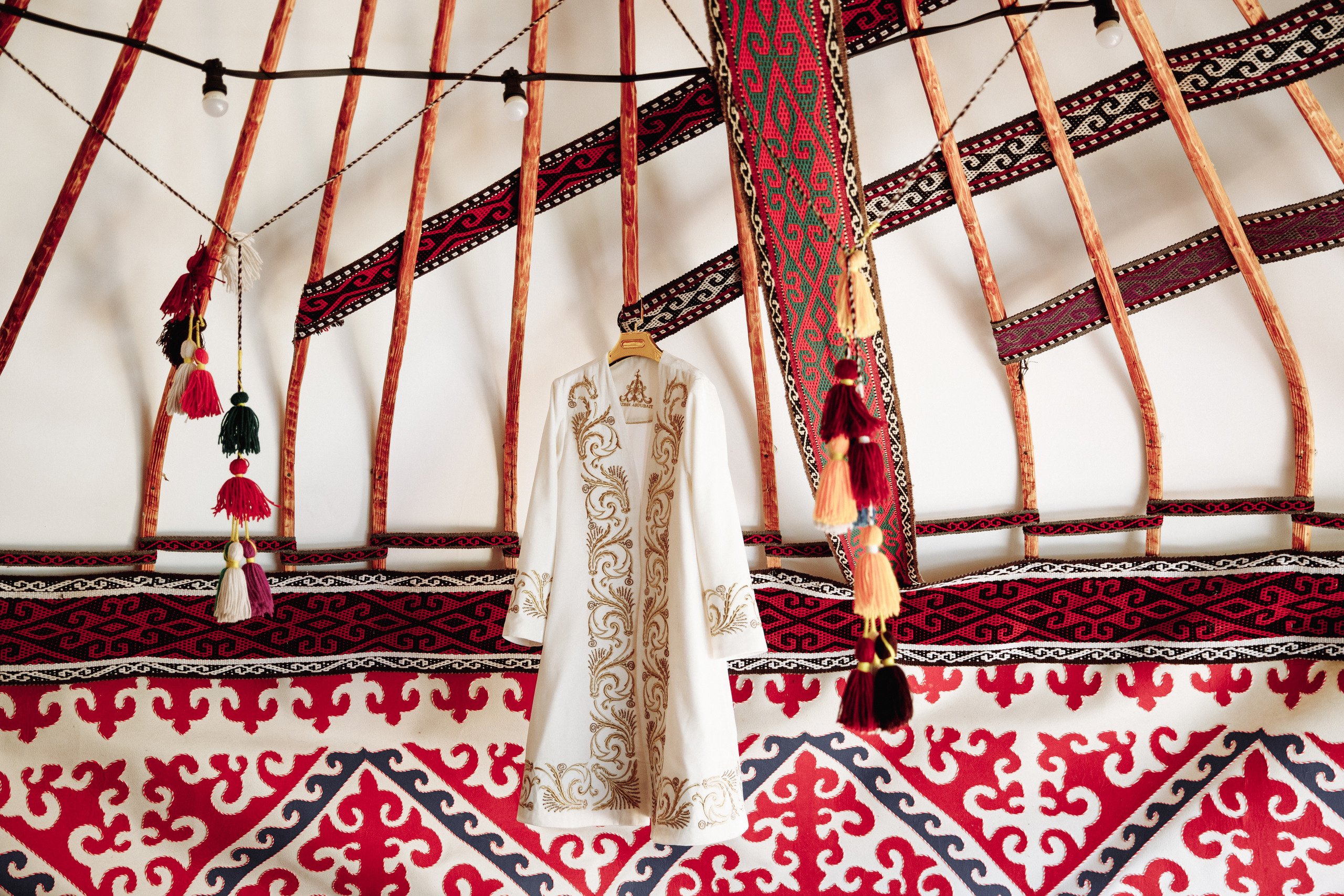 Айгерим и Бенджамин. Алматы. Qazaq Auyl. Свадебный фотограф в Алматы Николай Киреев