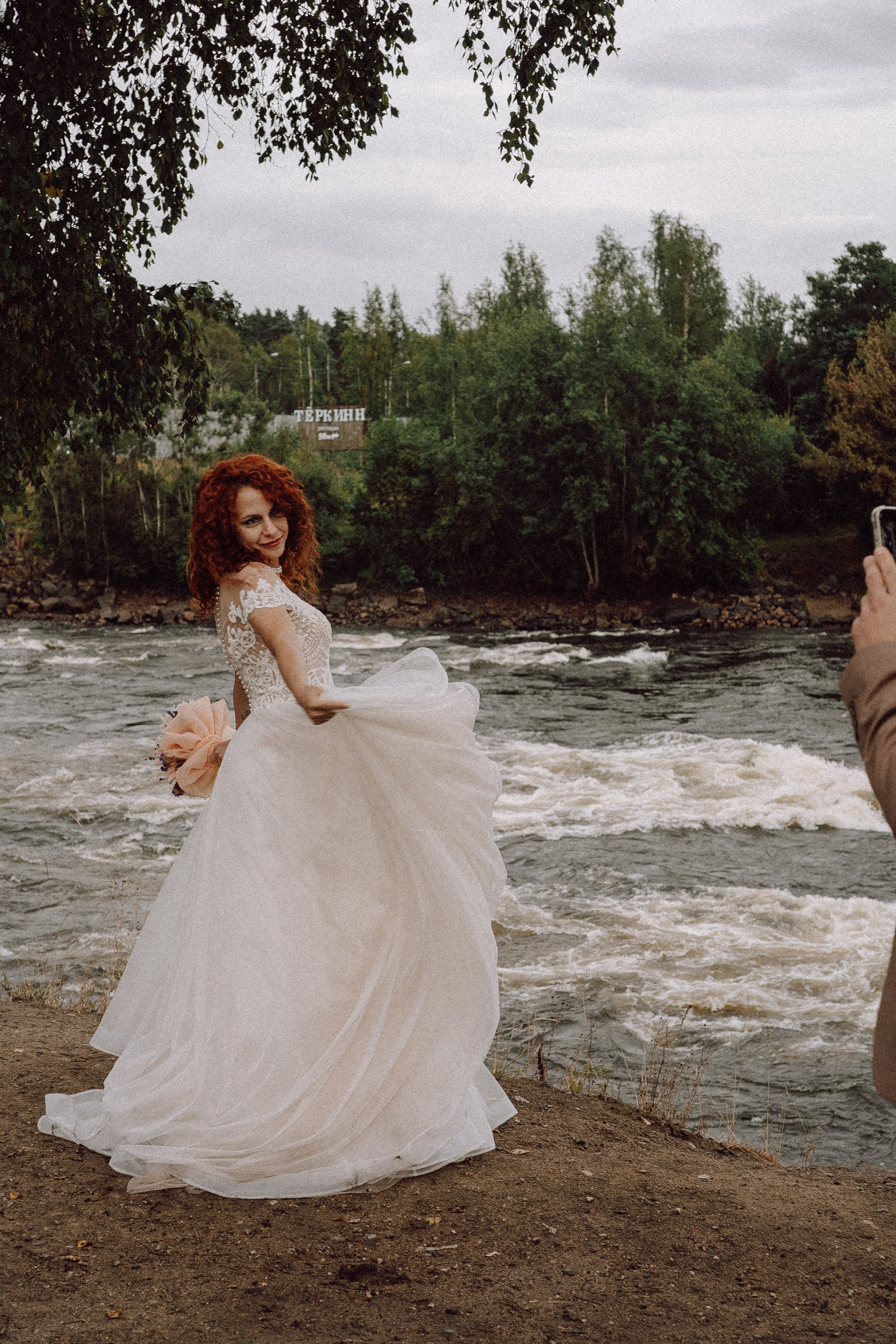 СВАДЕБНАЯ ФОТОСЕССИИЯ ПАРЫ В ГОРОДЕ ПРИОЗЕРСК В СОСНОВОМ ЛЕСУ И С ПИКАПОМ. Профессиональный фотограф, Санкт-Петербург — Виктория Богомолова
