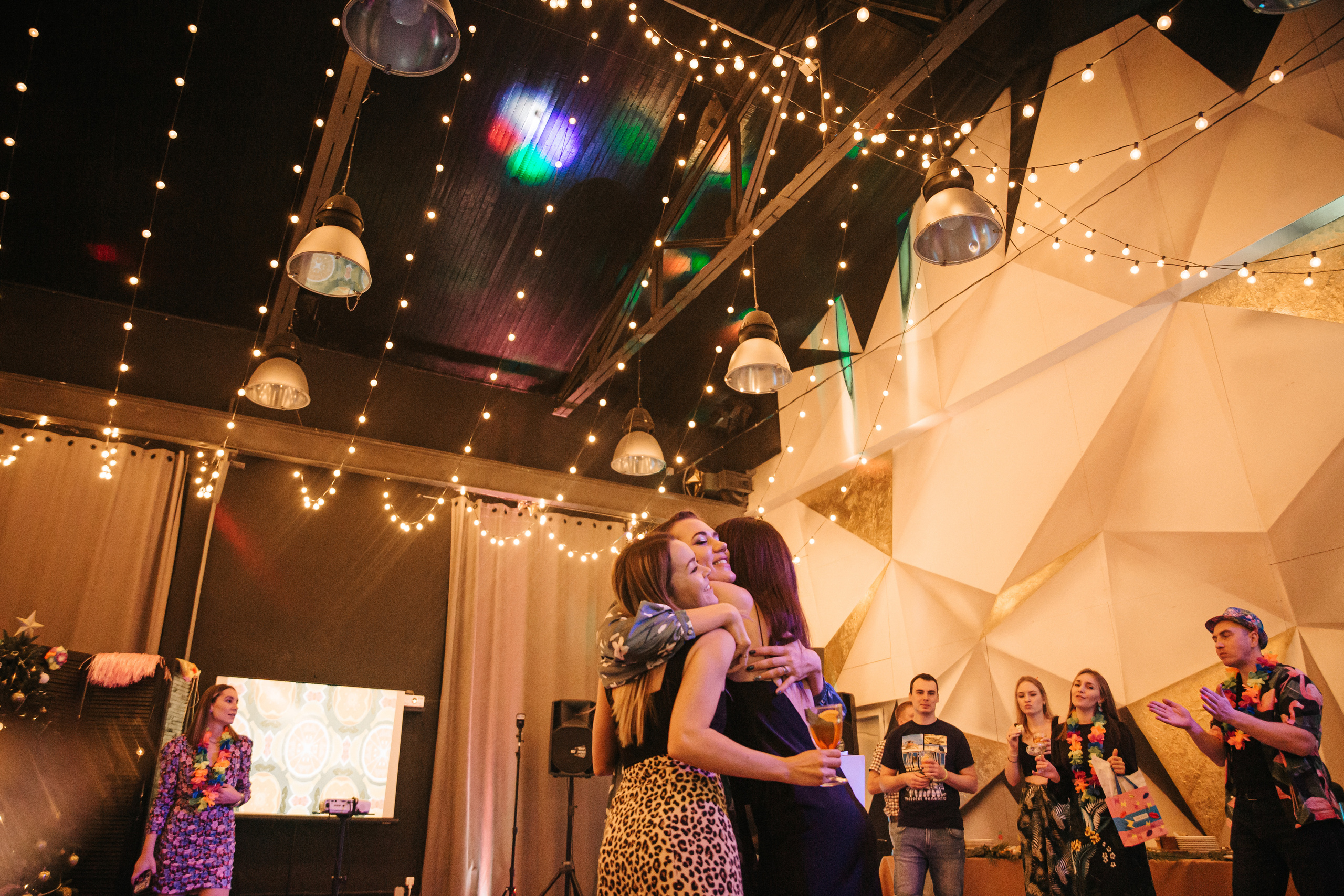 Тропический день рождения Ани. Главная