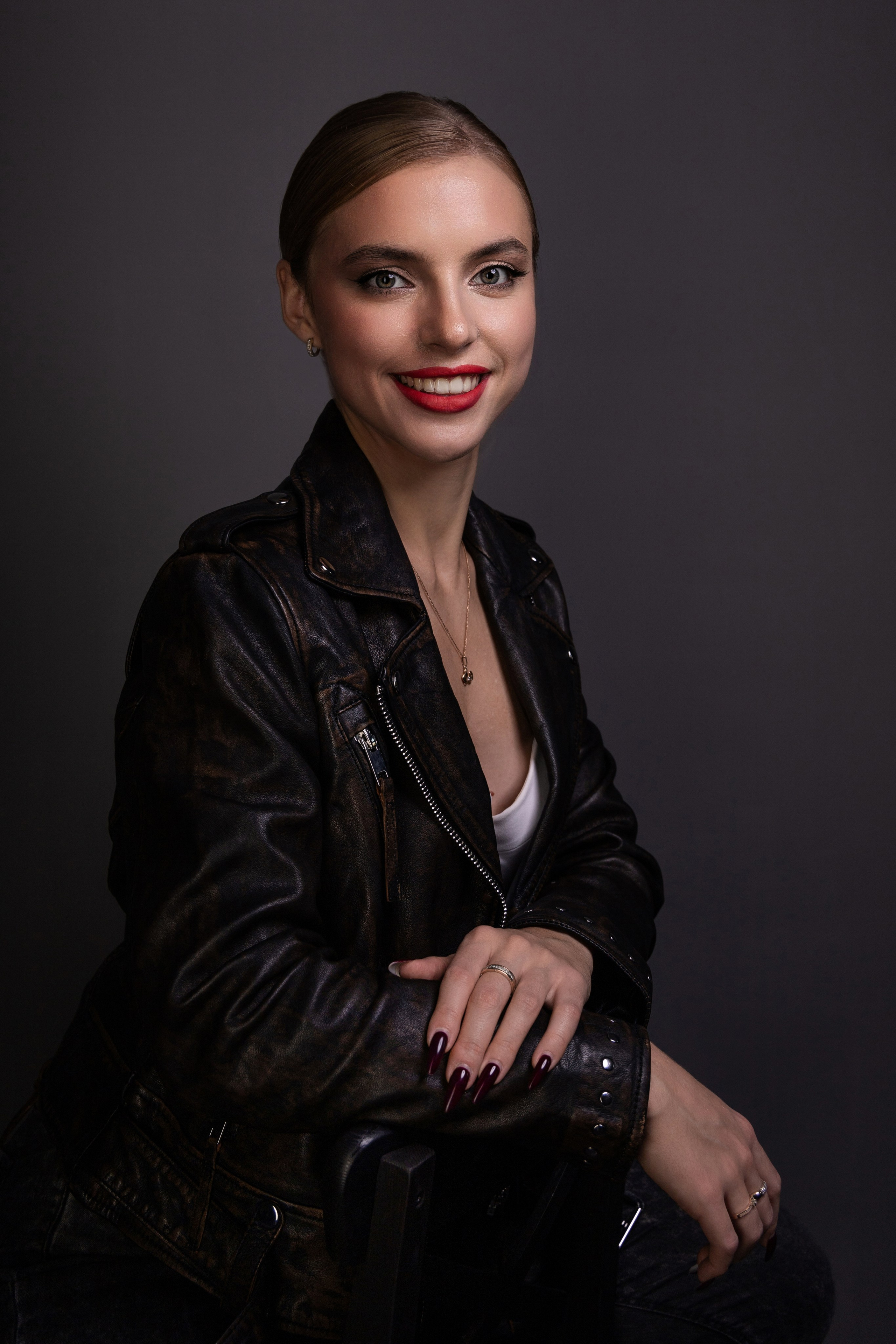 Портретная фотостудия ЛукБук. Фото на документы в Зеленограде. Фото на паспорт. Деловой портрет. Семейный портрет. Фото на документы в Зеленограде. Фото на паспорт. Портретная фотостудия ЛукБук. Деловой портрет. Семейный портрет. Предметная фотосъемка