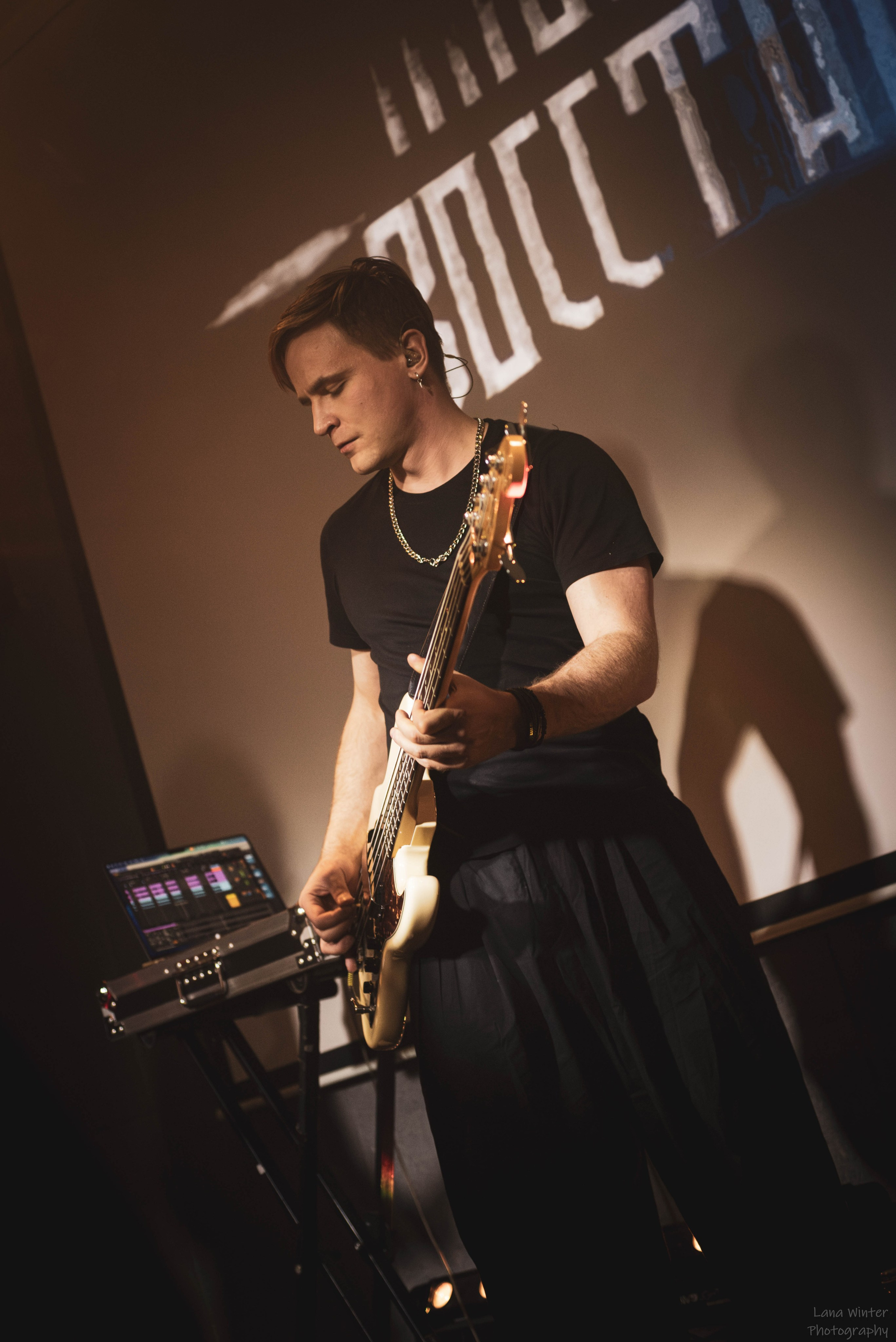 Площадь Восстания (8 марта 2025 года, Москва, клуб Техника Безопасности). Фотограф Светлана Блинова, Москва и Московская область