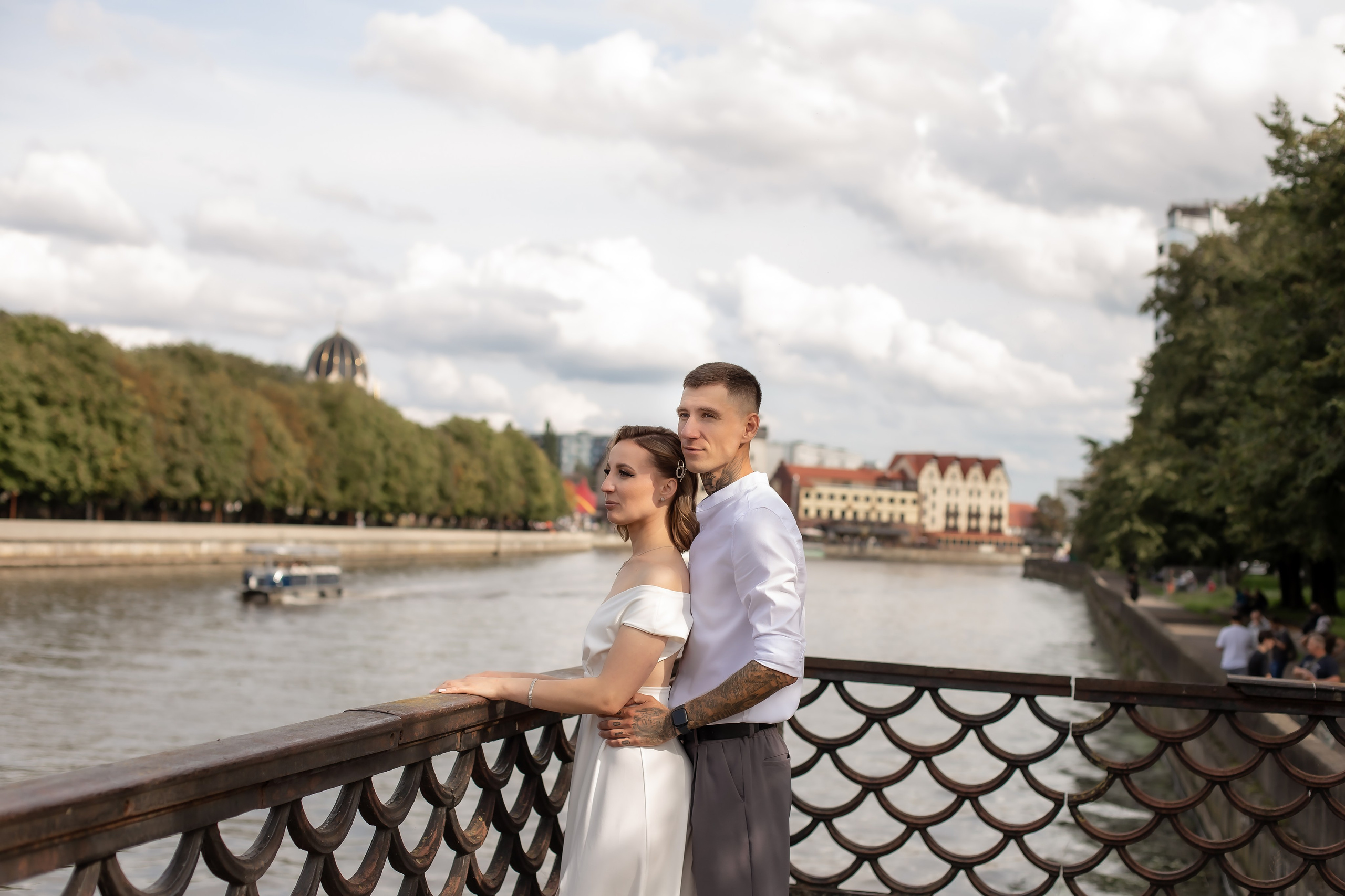 Саша и Вика. Биржевой сквер. Фотограф в Калининграде Решетникова Алина