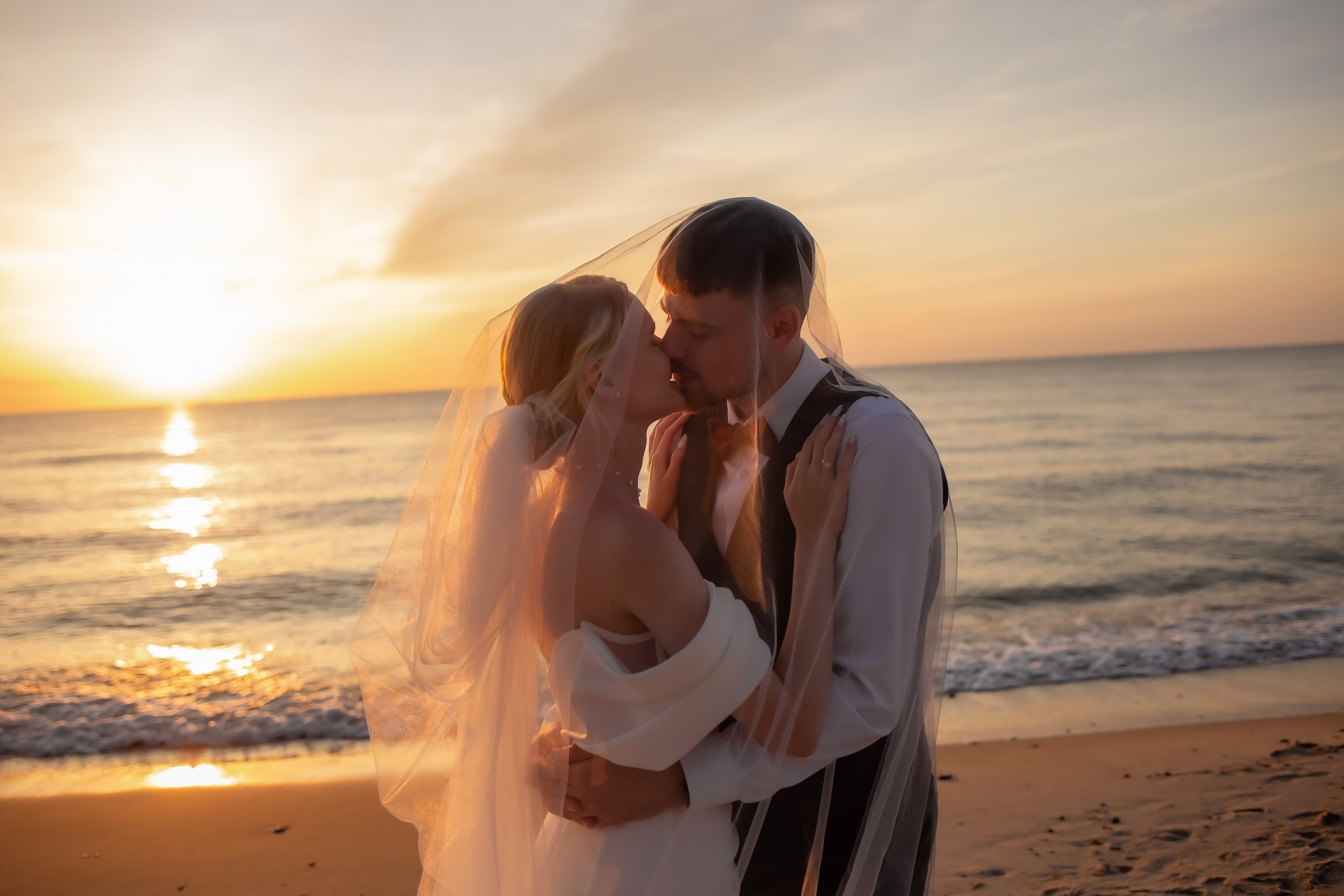 Александра и Влад. На закате. Фотограф в Калининграде Решетникова Алина