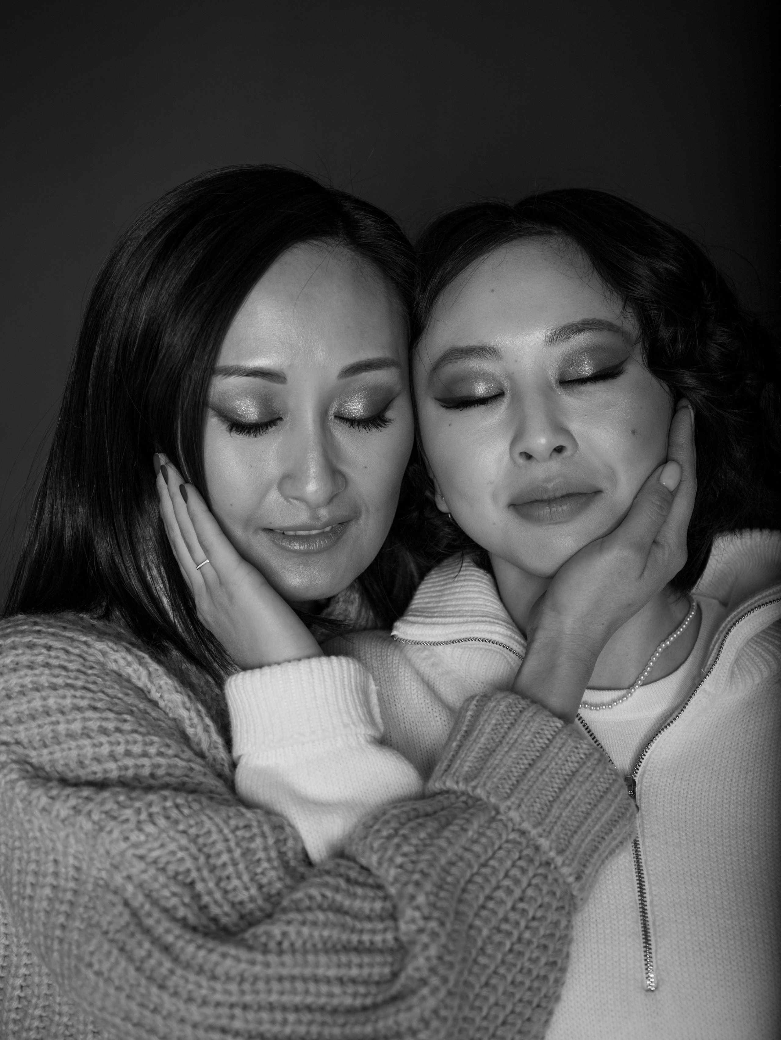 Мама и дочка, студийная съемка. Свадебный и семейный фотограф в Москве Мила Широких