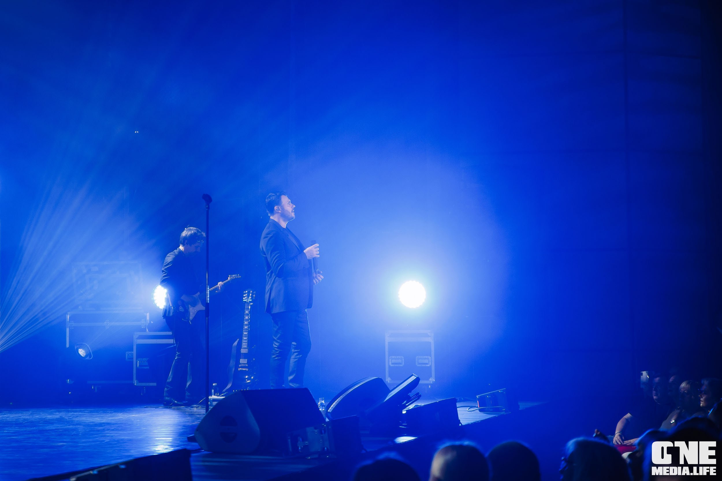 Фоторепортаж с концерта Эмина в Янтарь Холле. One Media Life: фоторепортажи, фотоотчеты с мероприятий и заведений