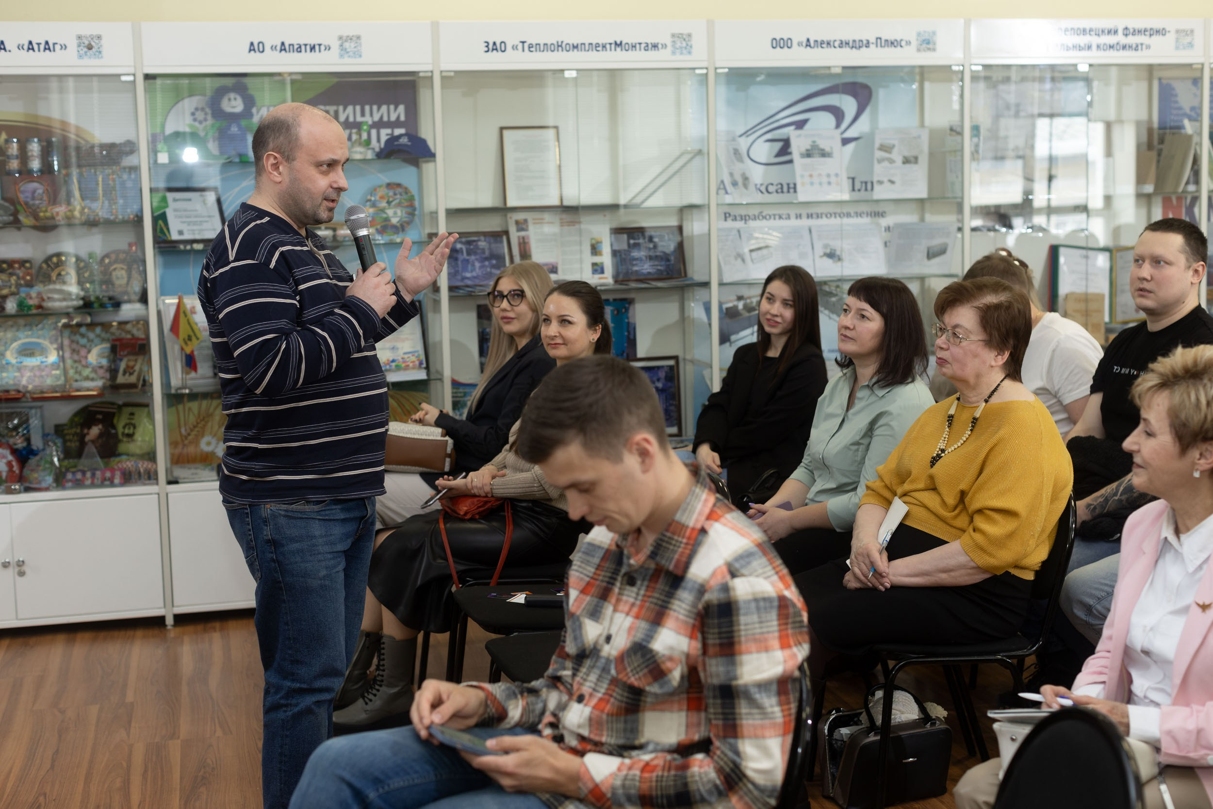 Фоторепортаж бизнес семинара компании SV-класс